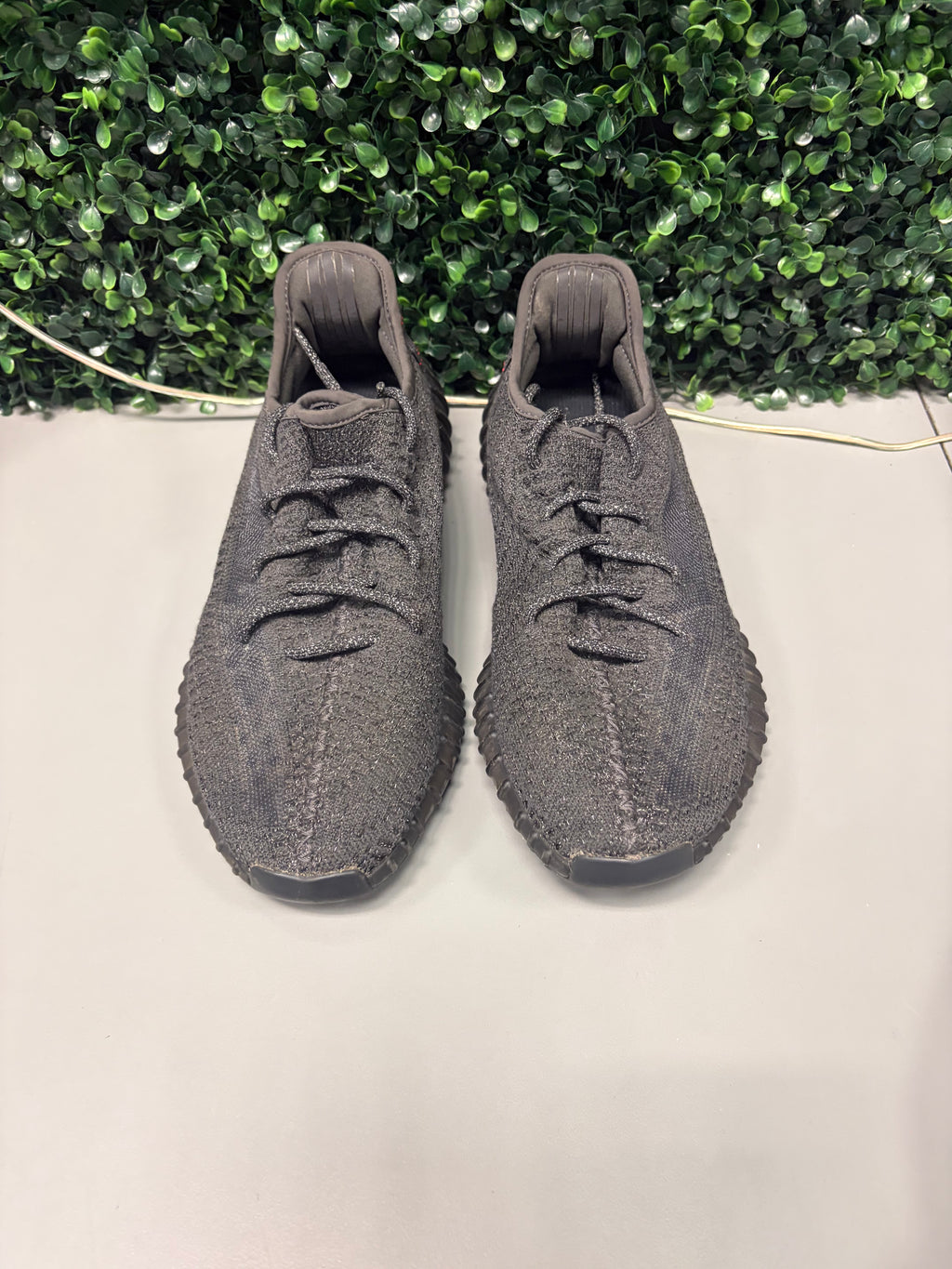 Yeezy Boost 350 V2 "Static Black (Reflective)" Size 11 Preowned (NO BOX)
