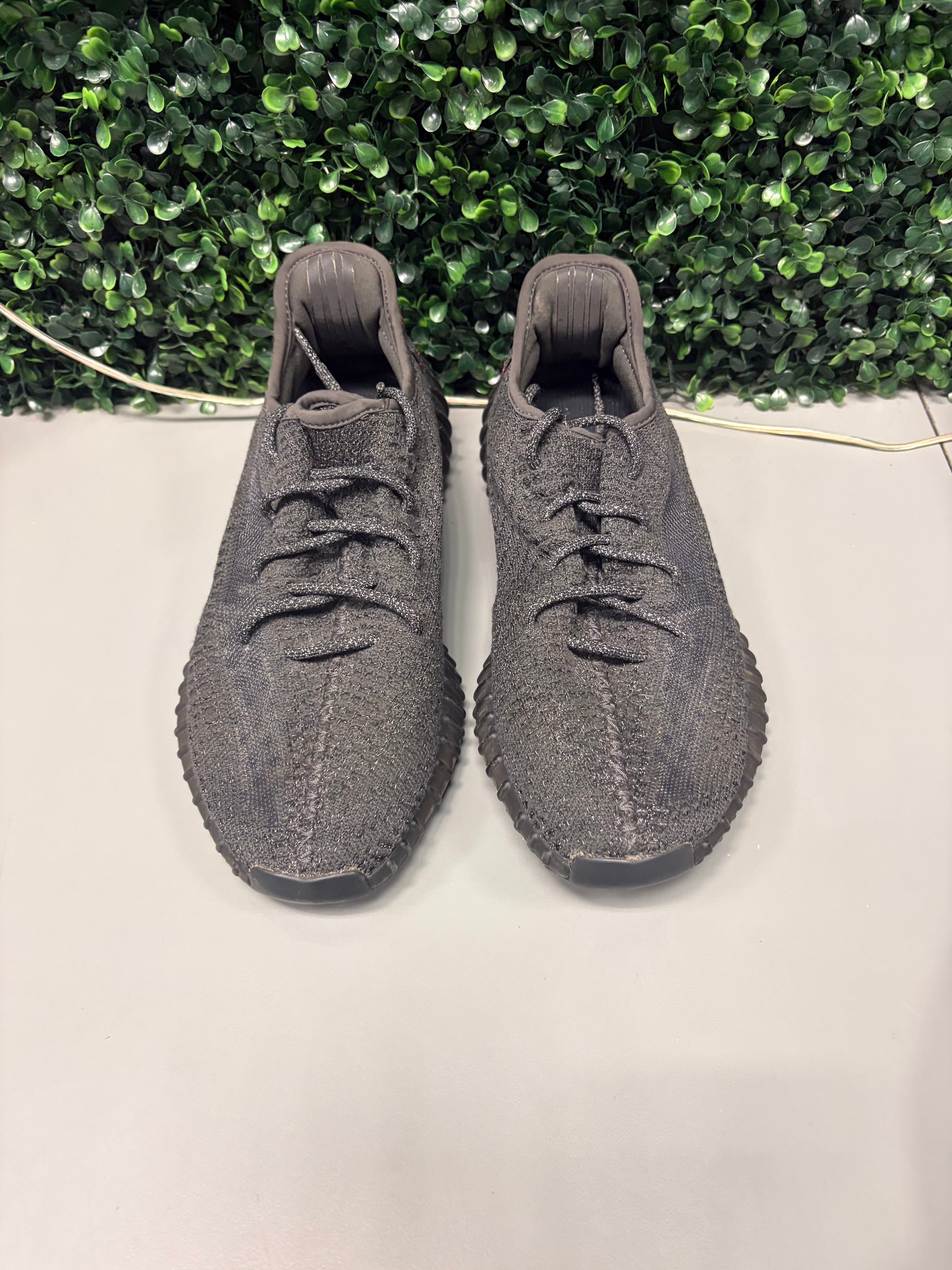 Yeezy Boost 350 V2 "Static Black (Reflective)" Size 11 Preowned (NO BOX)