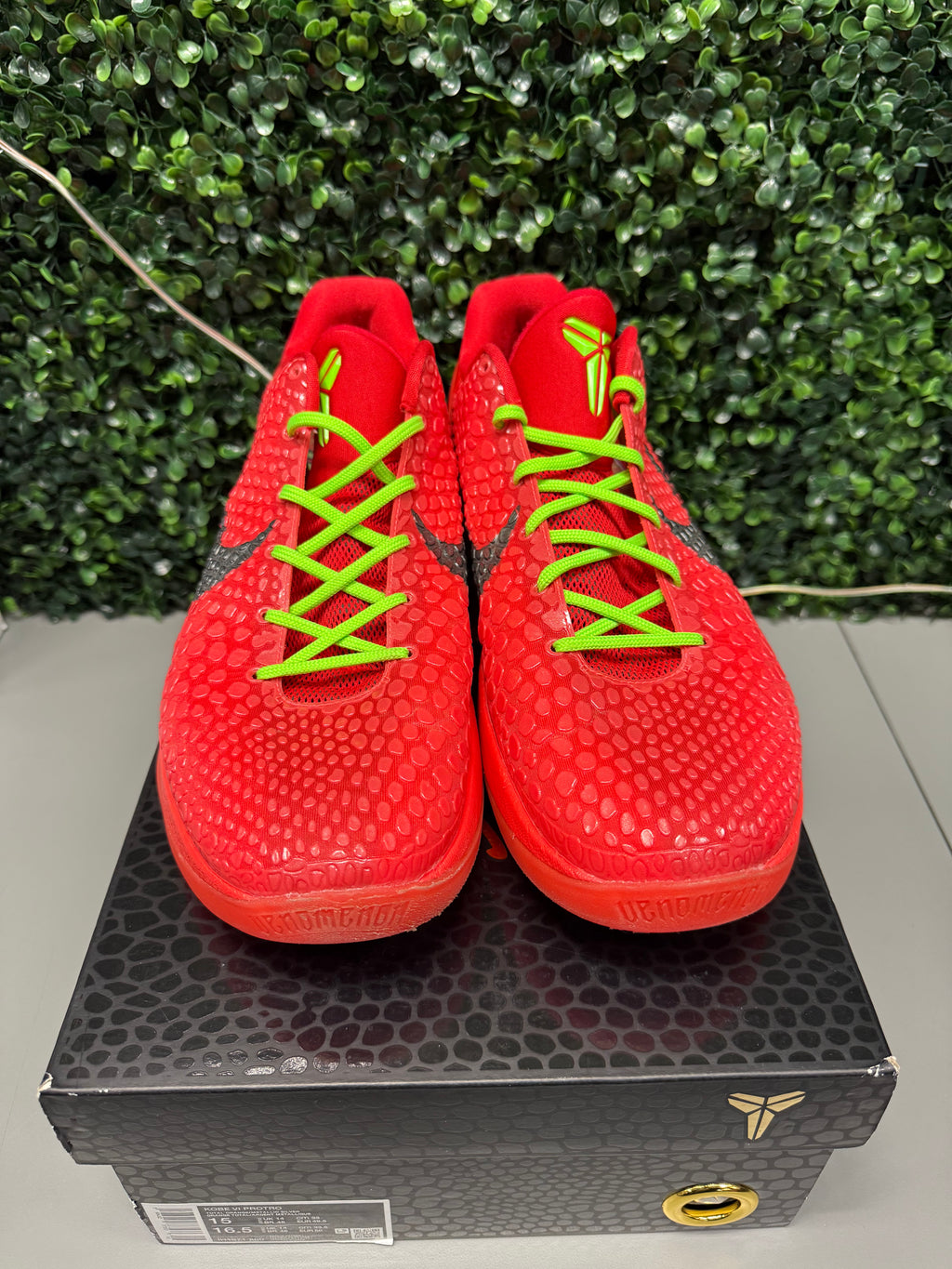 Nike Kobe 6 Protro "Reverse Grinch" Size 14 Preowned