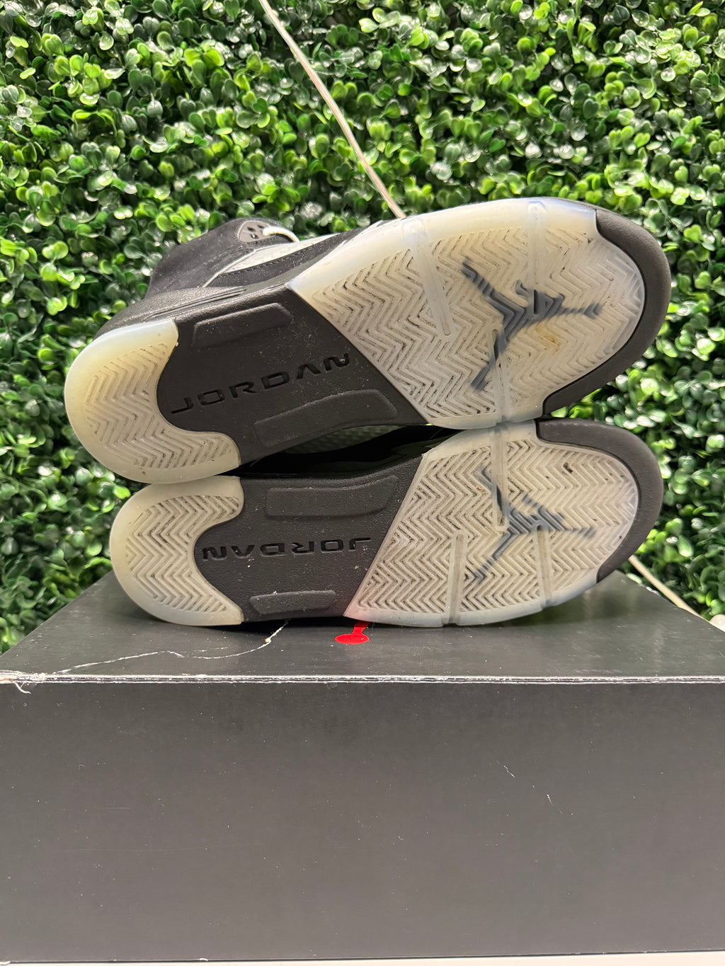 Jordan 5 "Metallic Reimagined" Size 6Y Preowned