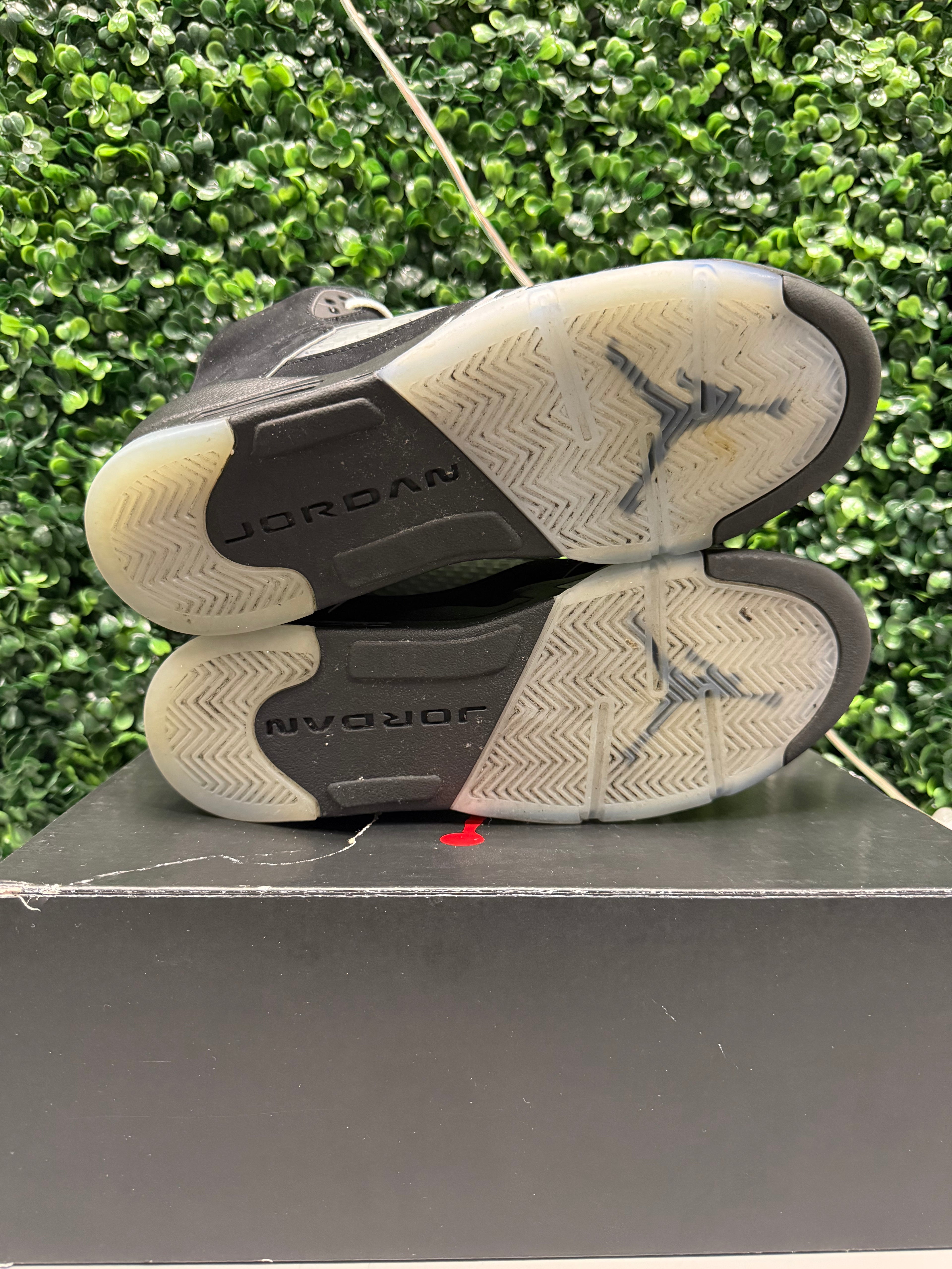 Jordan 5 "Metallic Reimagined" Size 6Y Preowned