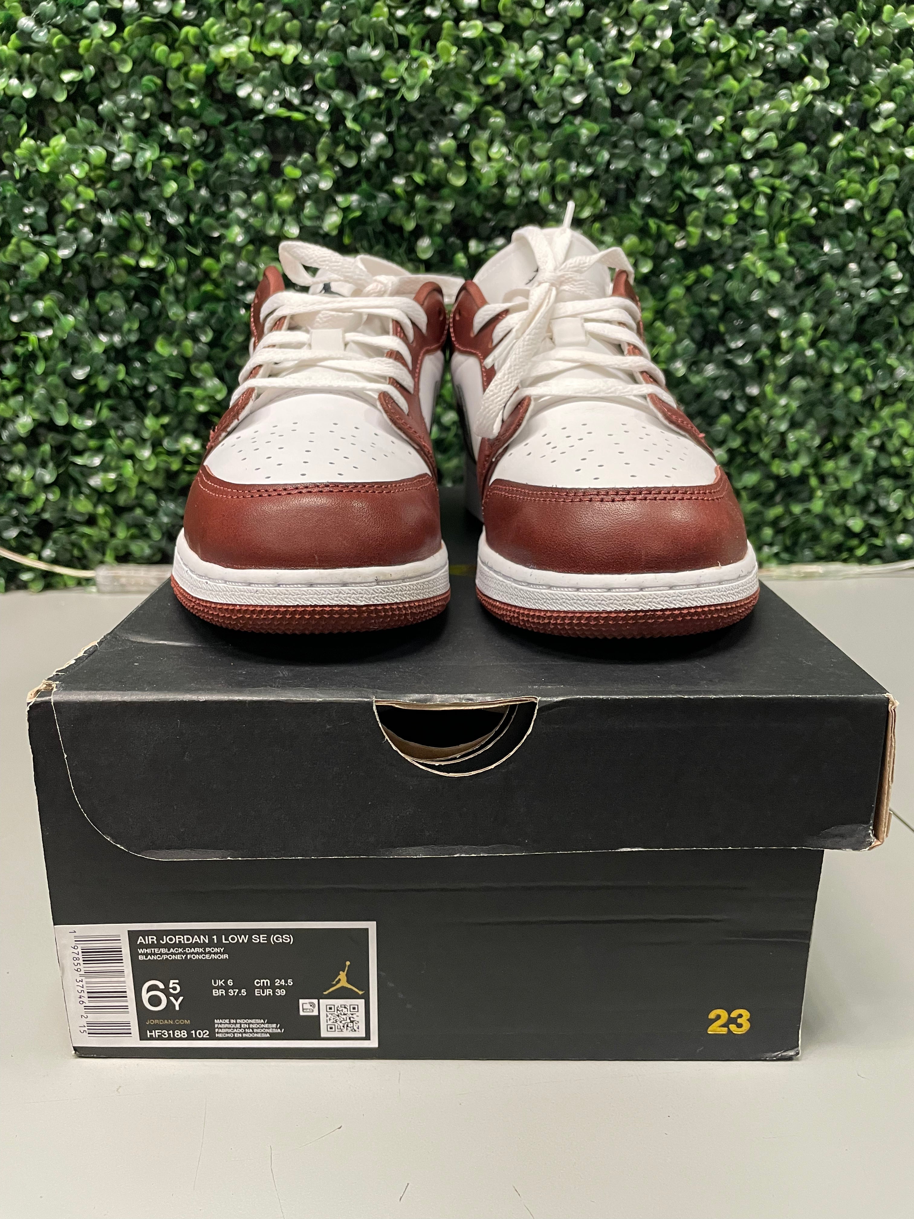 Jordan 1 Low SE "Dark Pony" (GS) Size 6.5Y Pre-owned