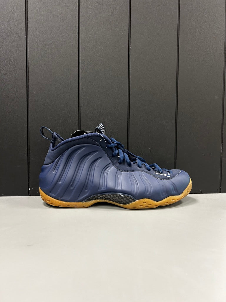 Nike Foamposite "Navy Gum" Size 11 Preowned