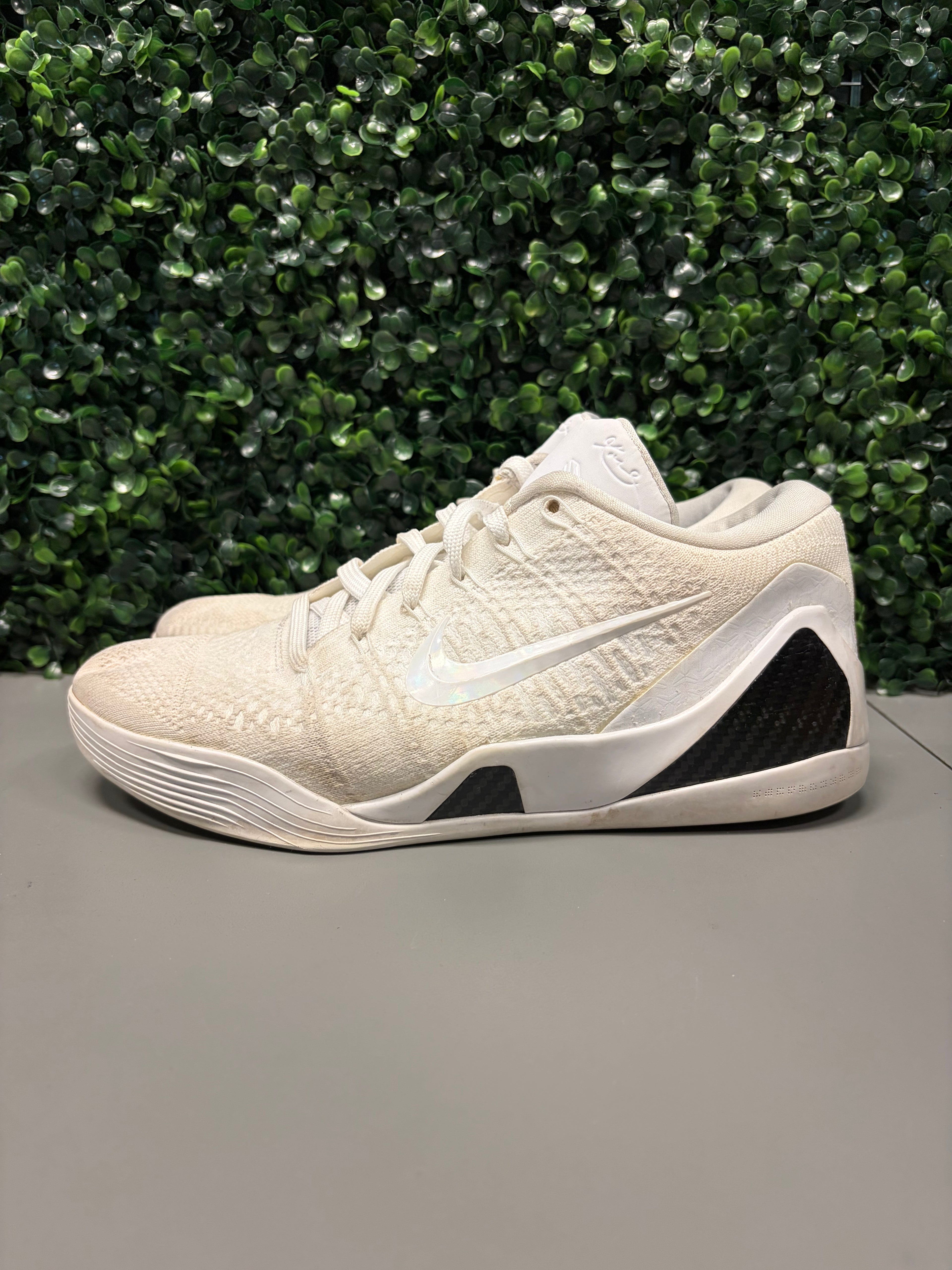 Nike Kobe 9 Elite Low Protro "Halo" Size 9.5 Preowned (No Box)