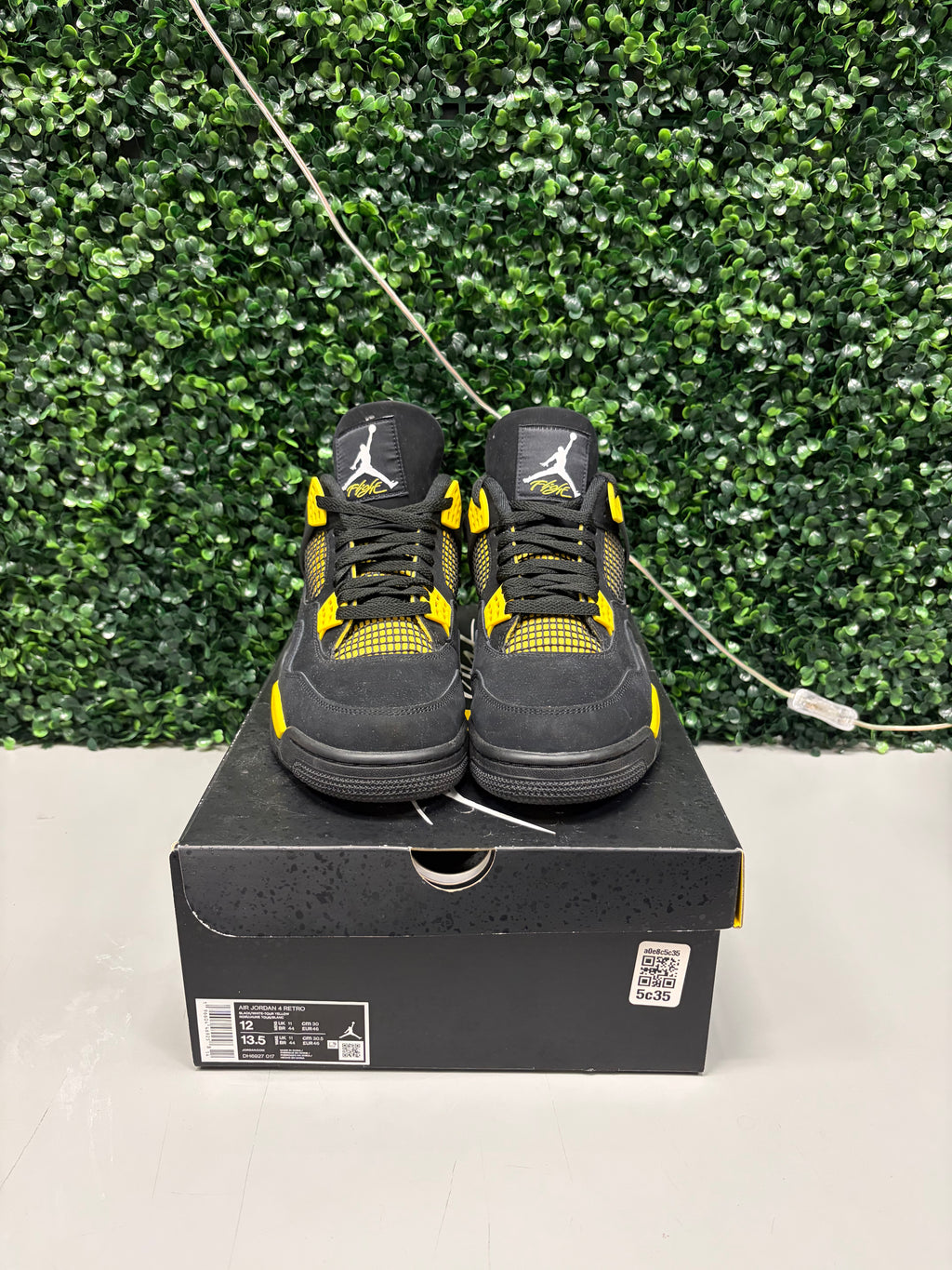 Jordan 4 Retro "Thunder" Size 12 Preowned