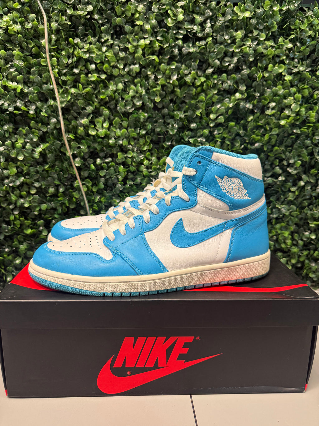 Jordan 1 High OG “UNC 2015” Size 11 Preowned