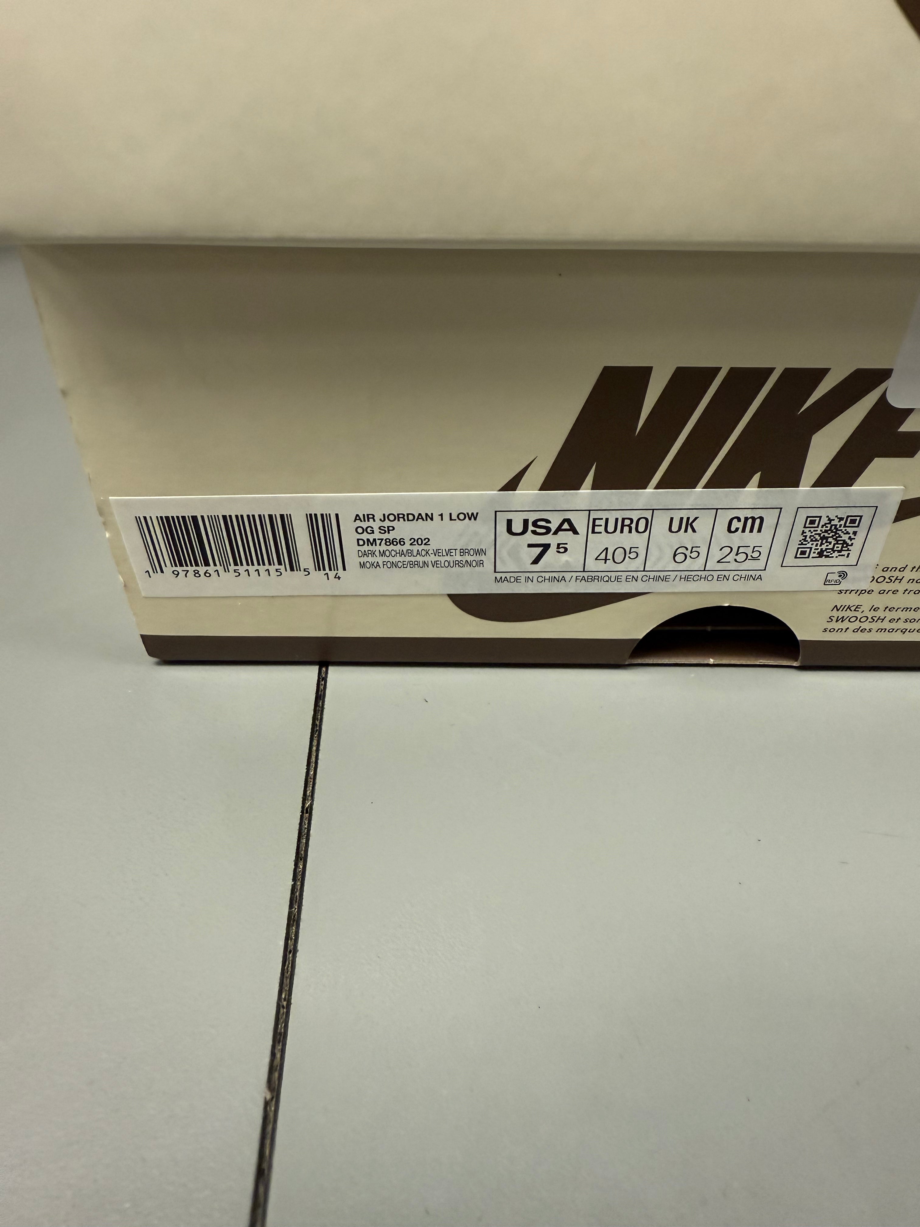 Jordan 1 Low X Travis Scott "Velvet" Size 7.5 Preowned