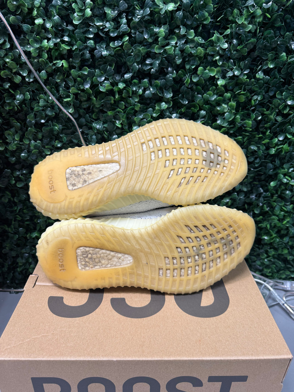 Yeezy 350 V2 "Cream" Size 8.5 Preowned