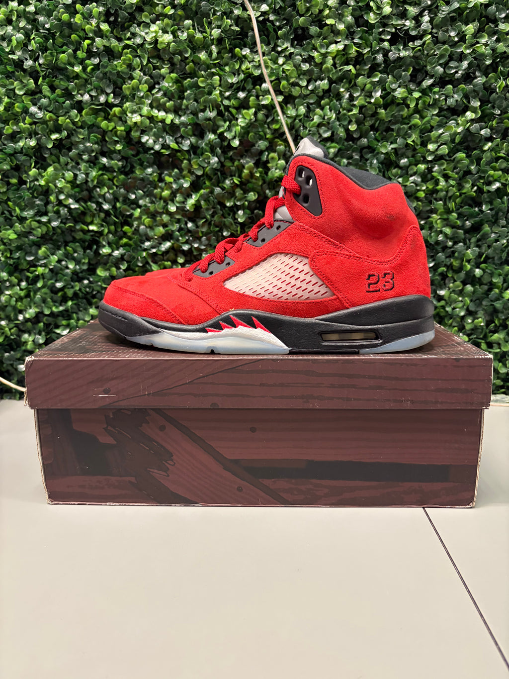 Jordan 5 Retro "Raging Bull Red" (2021) Size 11 Preowned