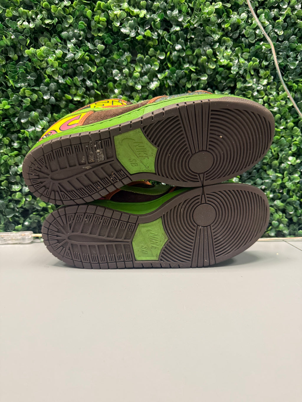 Nike SB Dunk Low "De La Soul" Size 10 Preowned