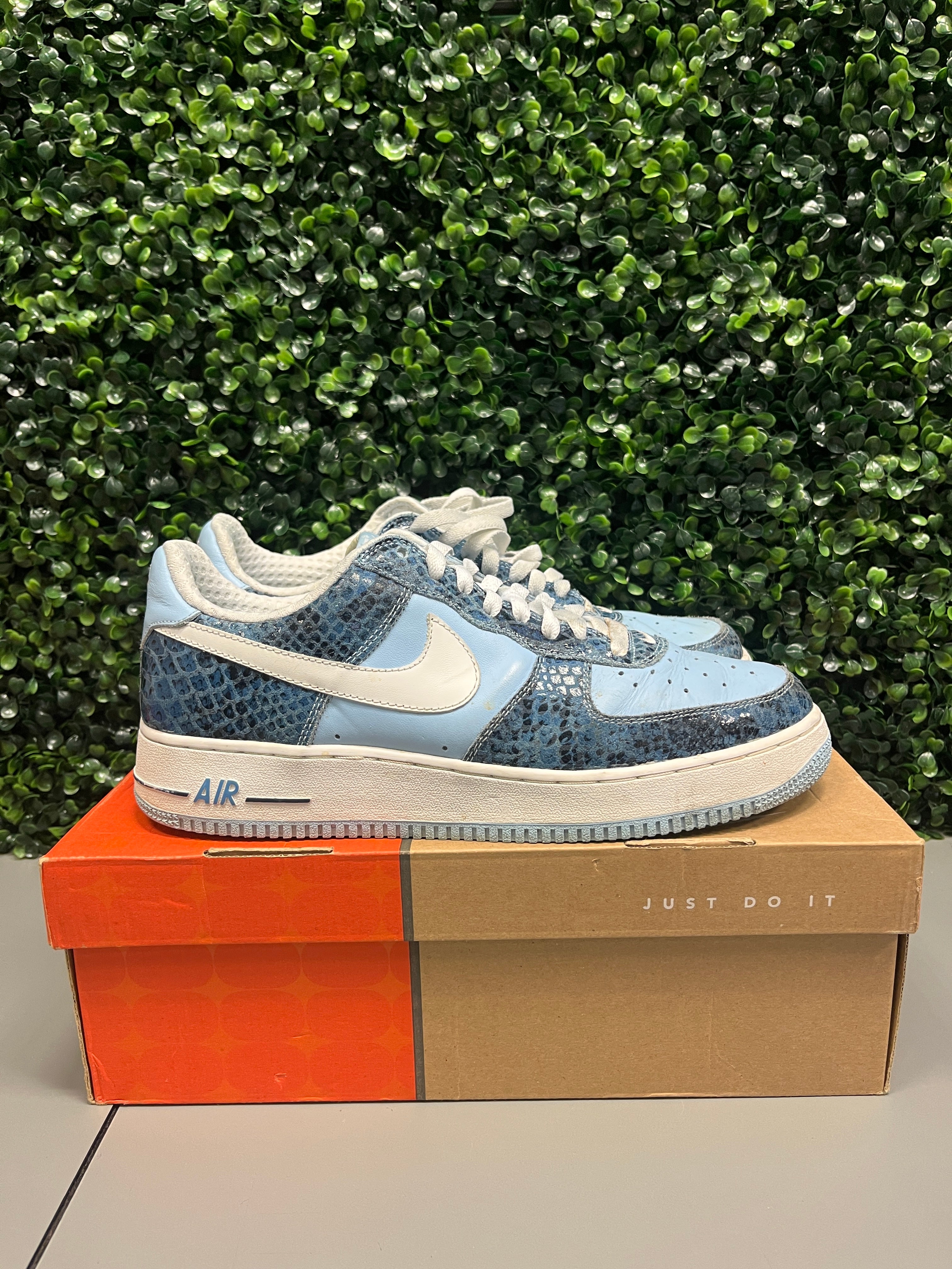 Nike Air Force 1 Low "Snakeskin Blue" Size 12W / 10.5M Preowned