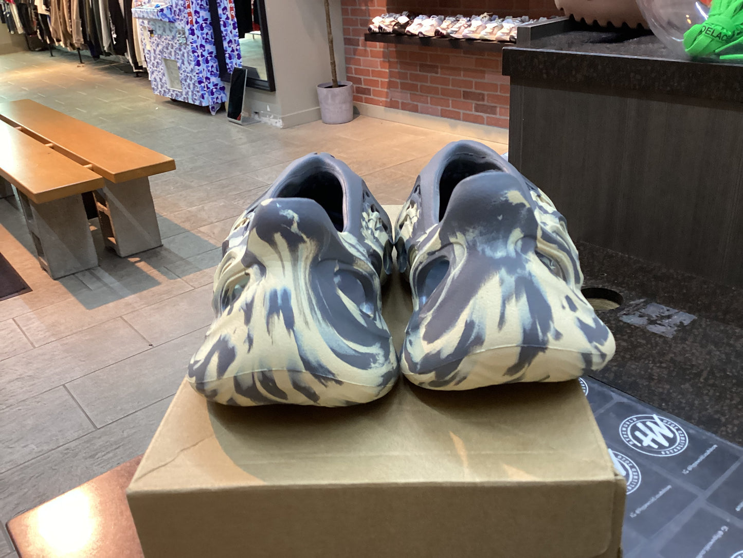 Yeezy Foam RNNR “MX Moon Grey” Size 5 Pre Owned