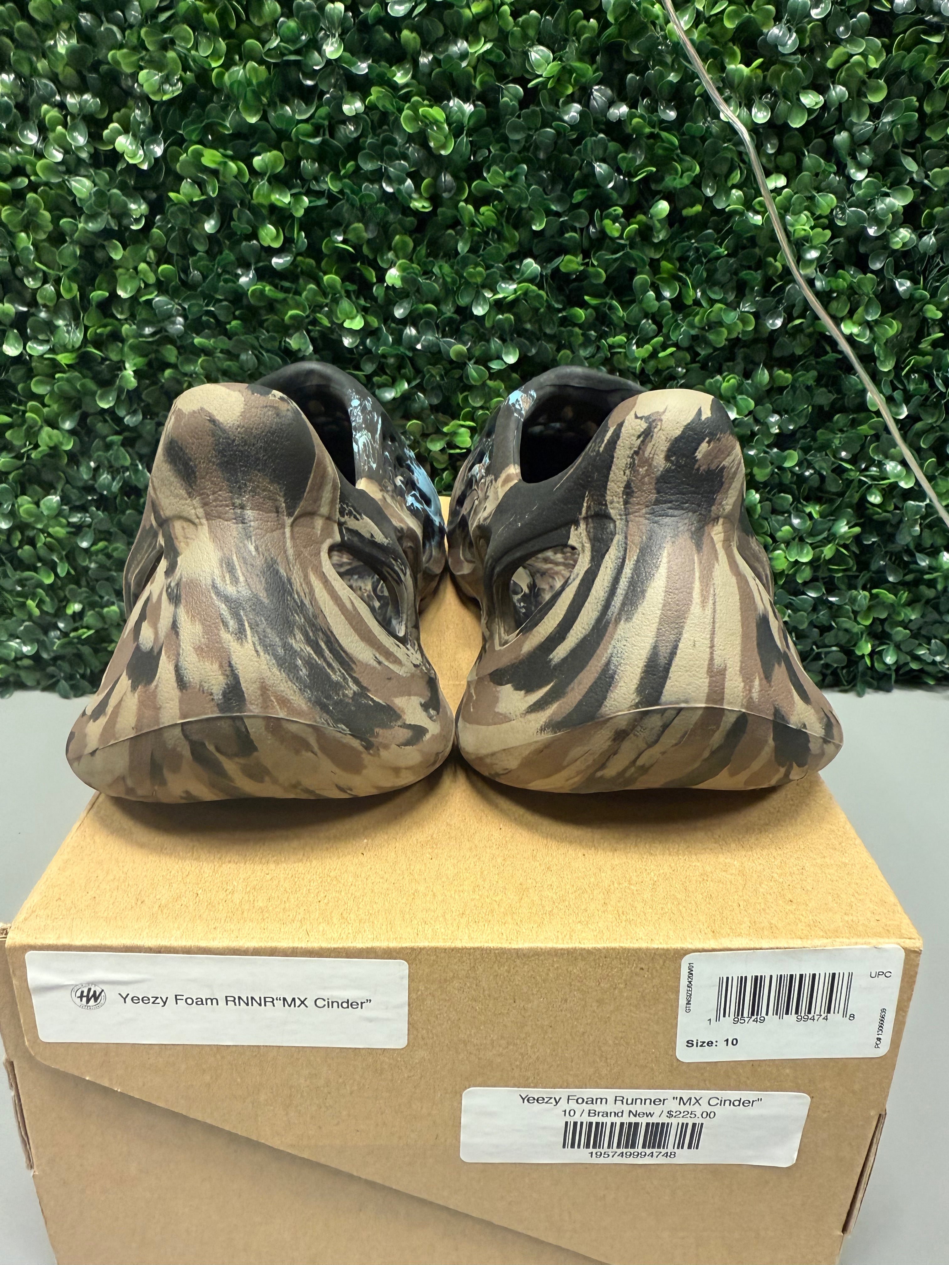 Yeezy Foam RNNR "Mx Cinder" Size 10 Preowned