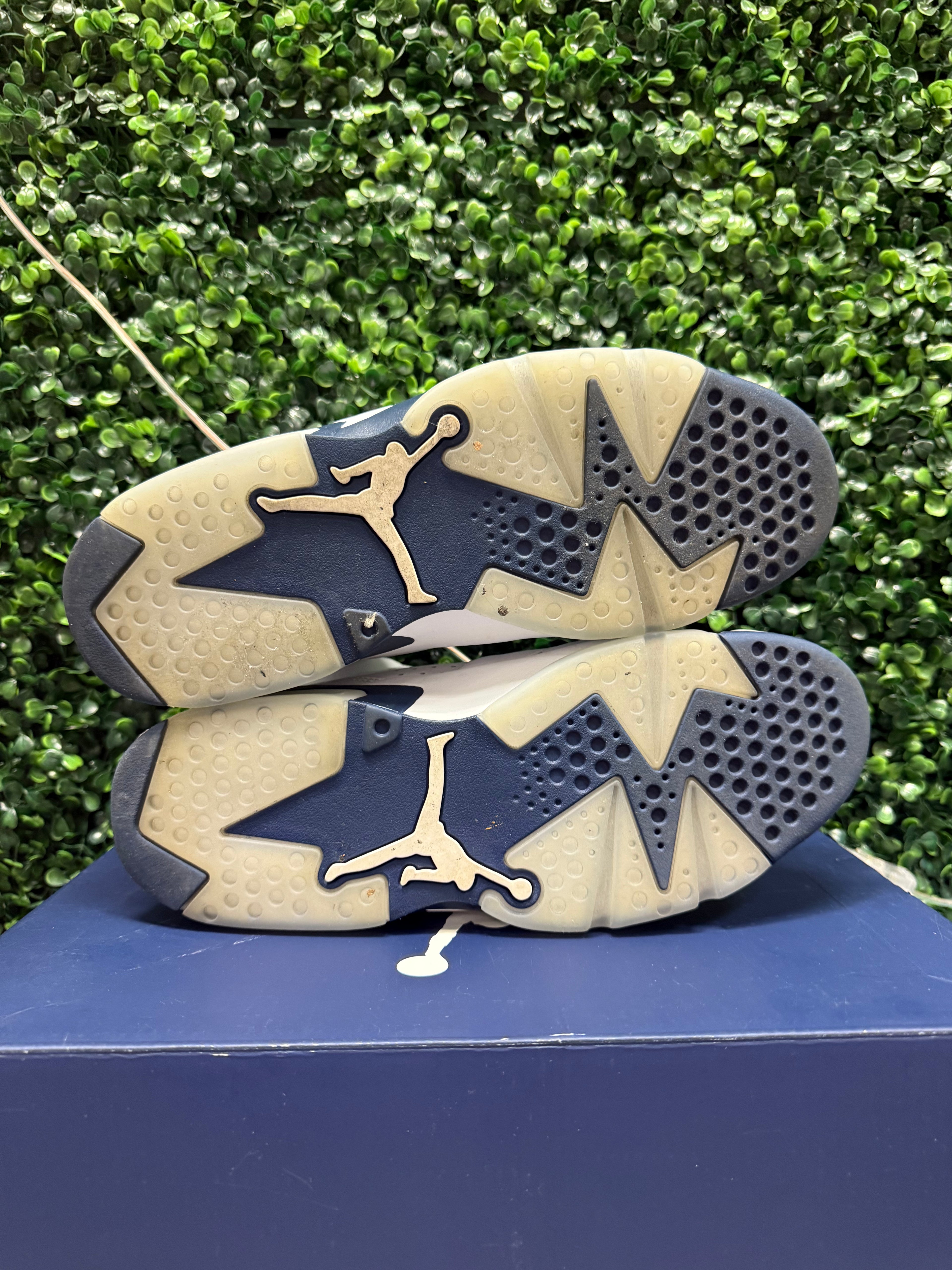 Jordan 6 "Midnight Navy" Size 9.5 Preowned