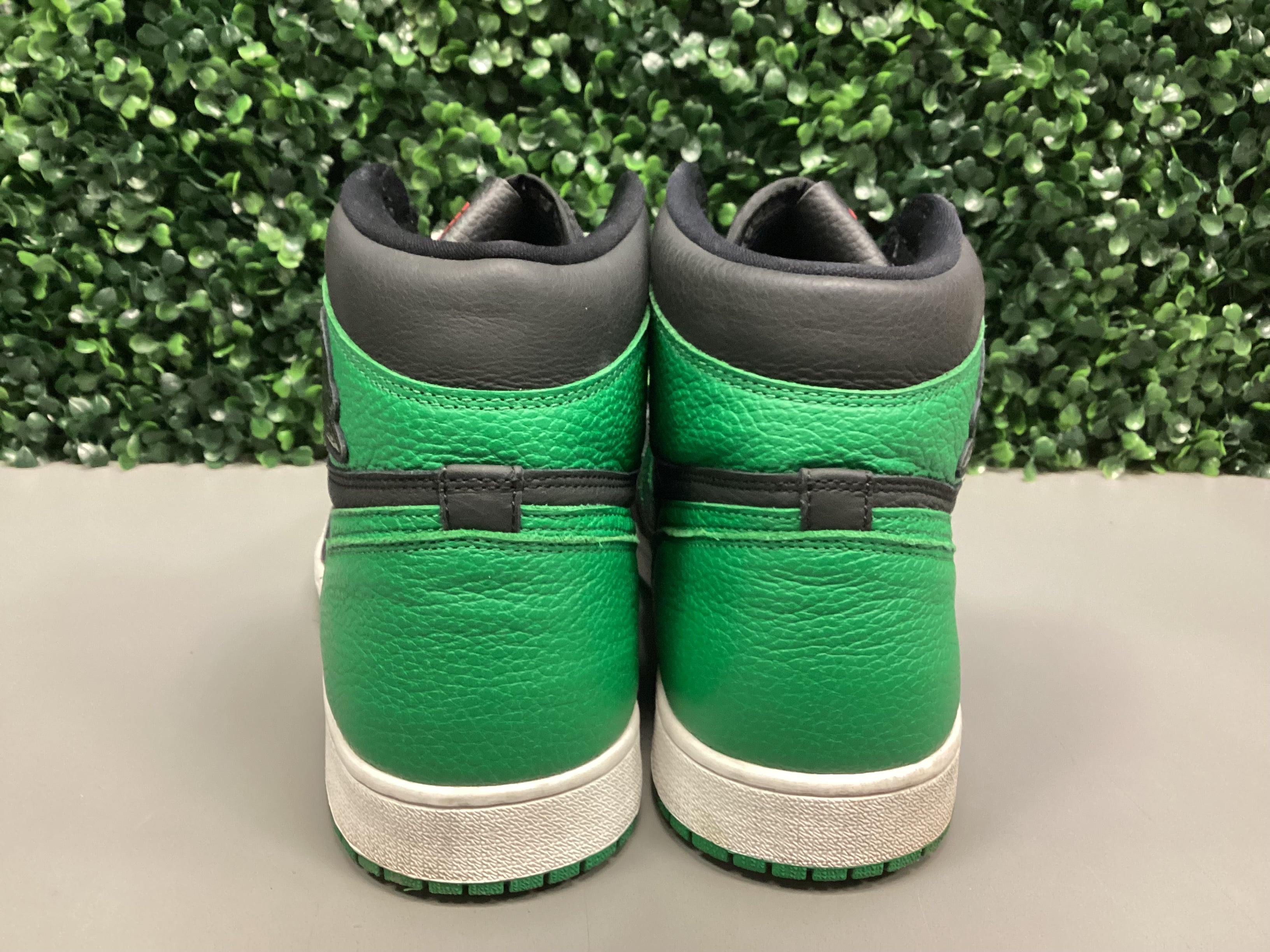 Jordan 1 High “Pine Green 2.0” Size 14 Preowned