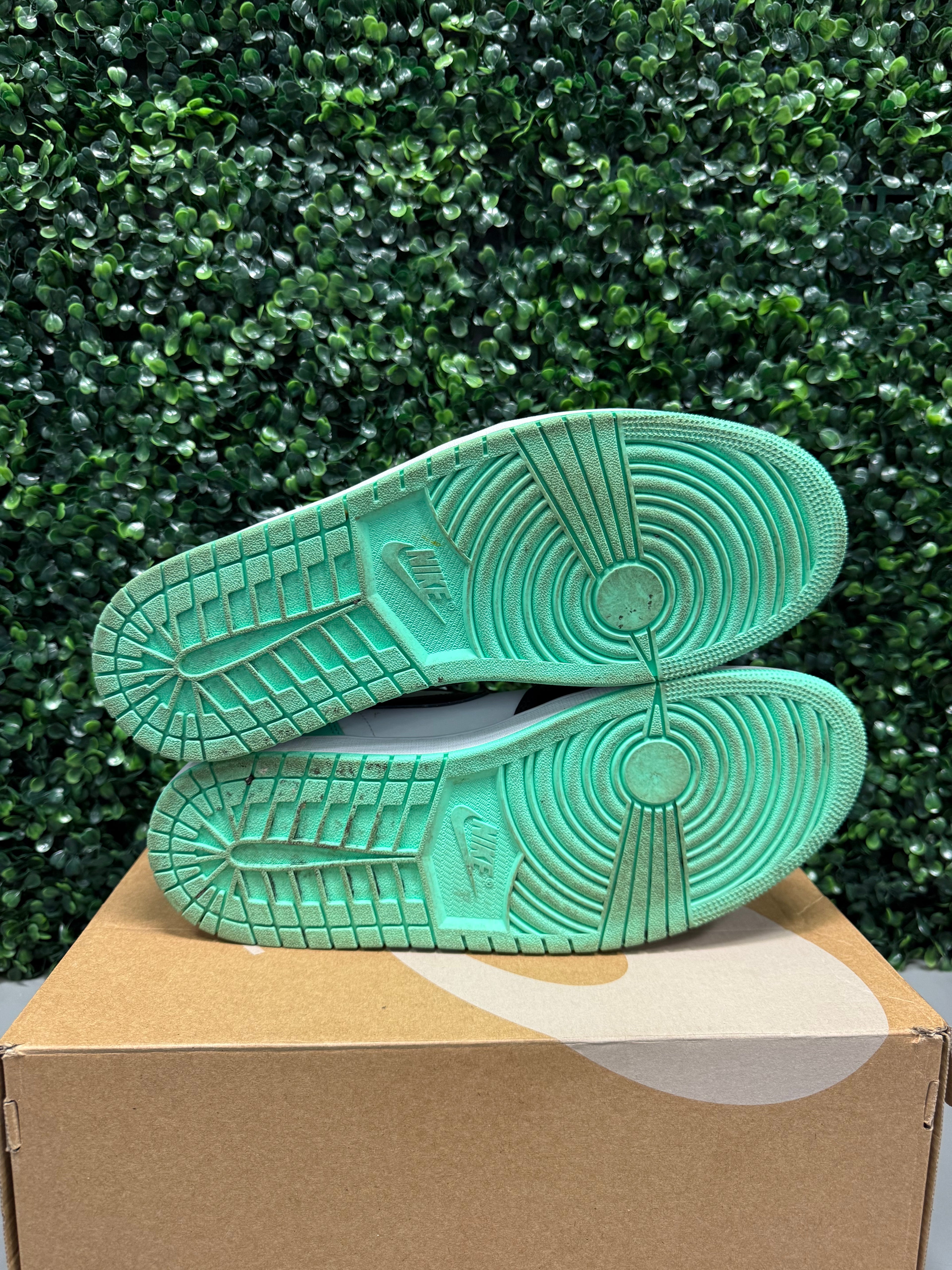 Jordan 1 High "Green Glow" Size 13 Preowned