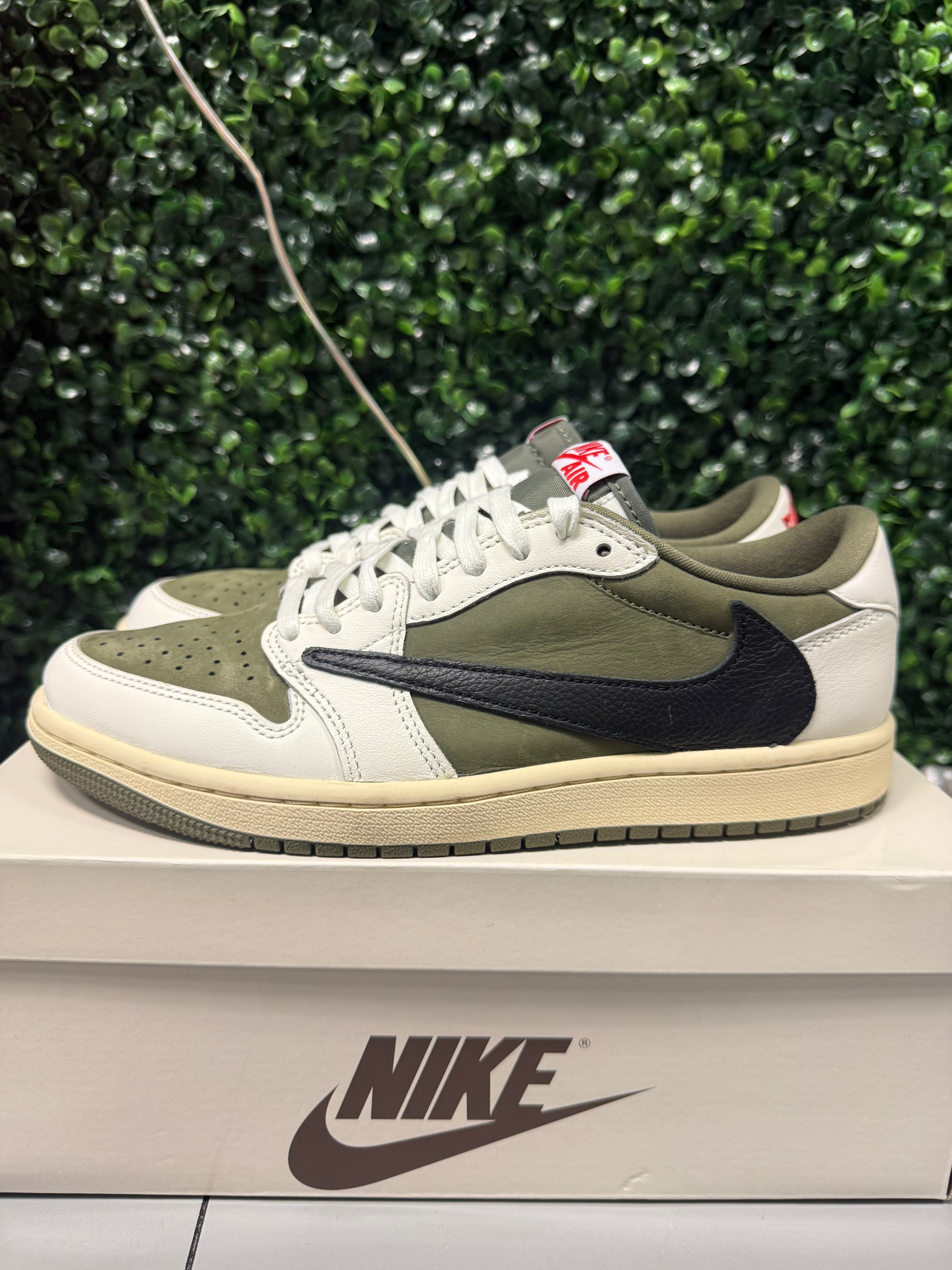 Jordan 1 Low X Travis Scott "Medium Olive" Size 7.5 Preowned