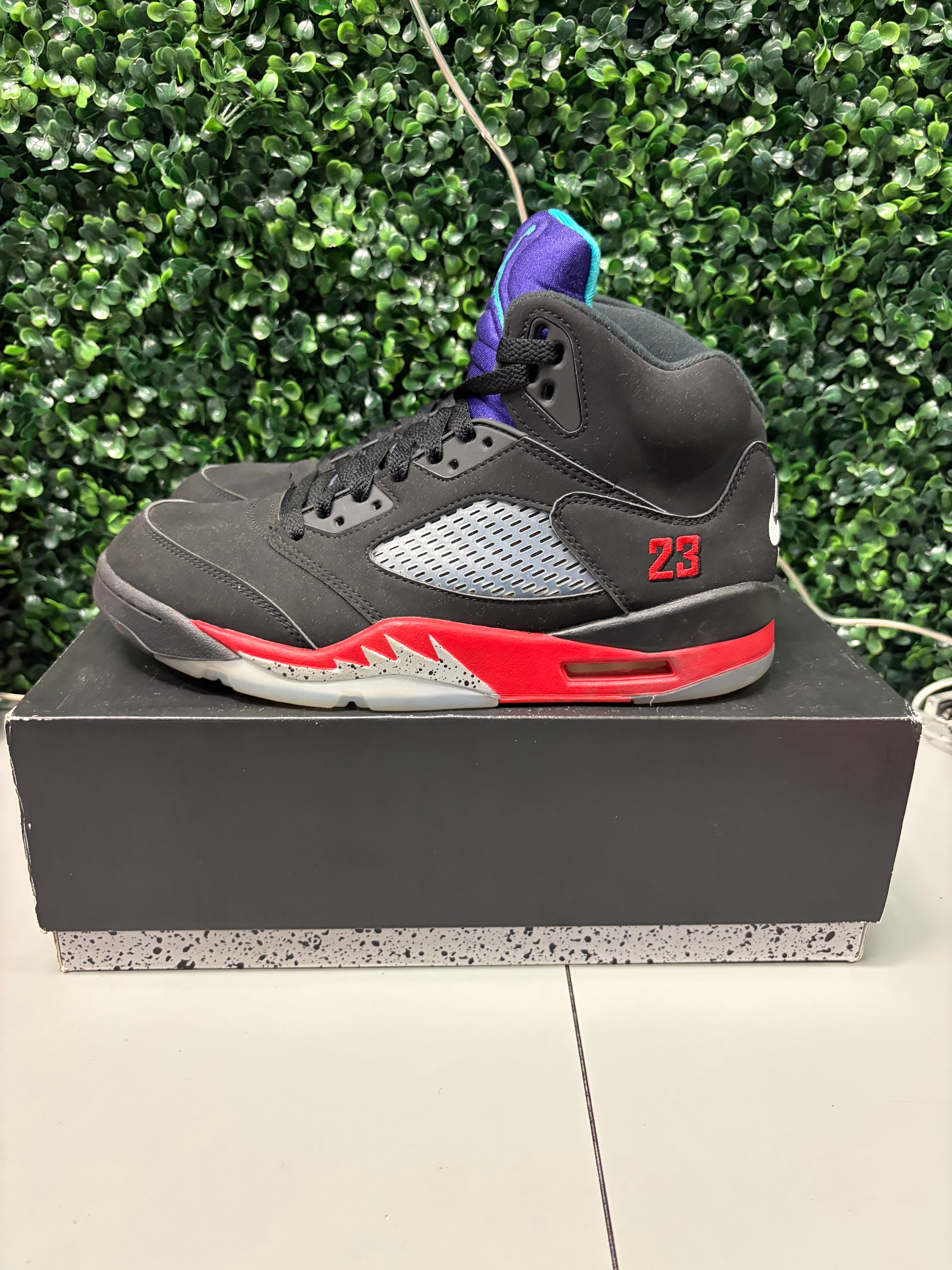 Jordan 5 Retro "Top 3" Size 9.5 Preowned