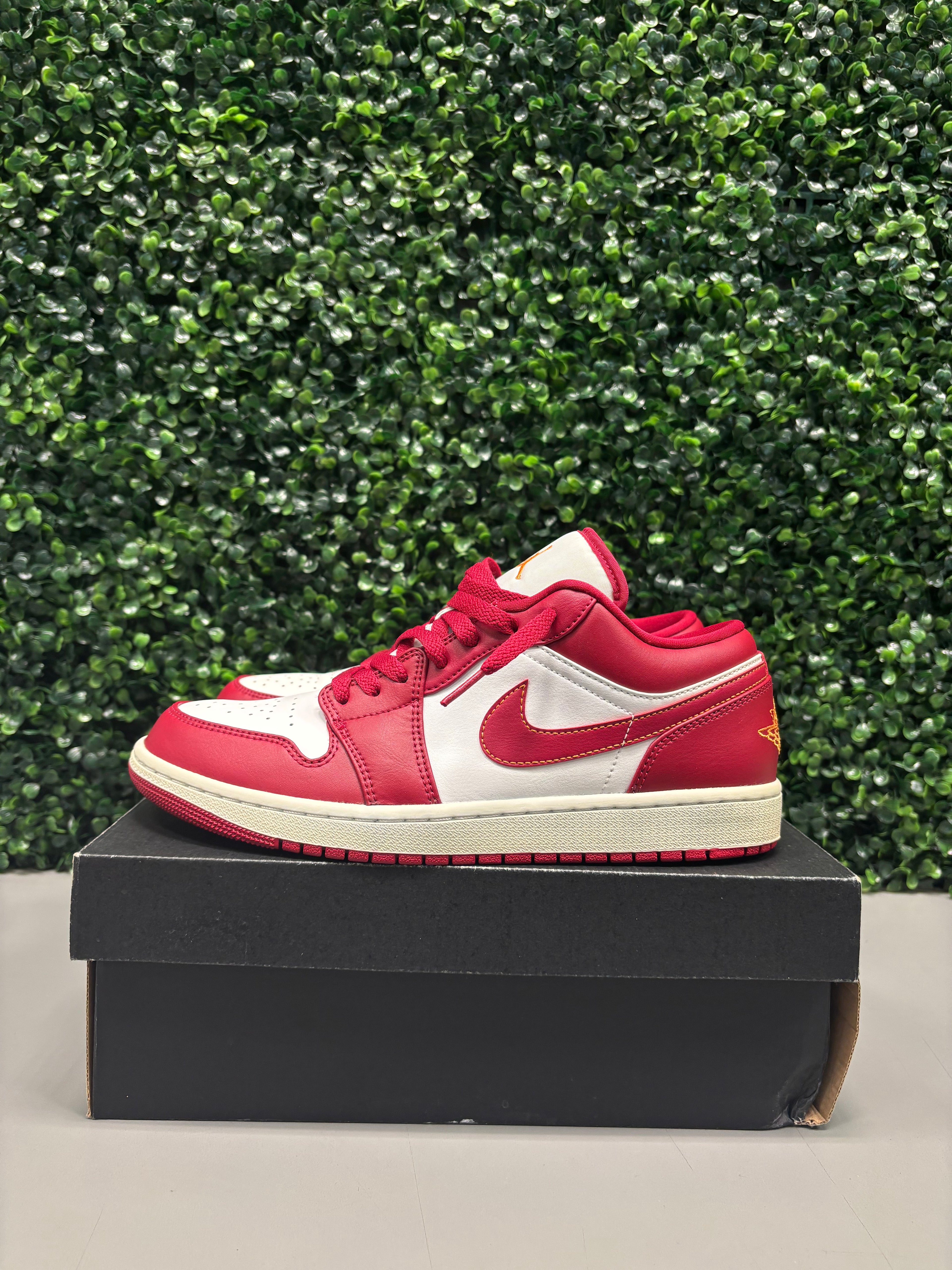 Jordan 1 Low "Cardinal" Size 10 Preowned