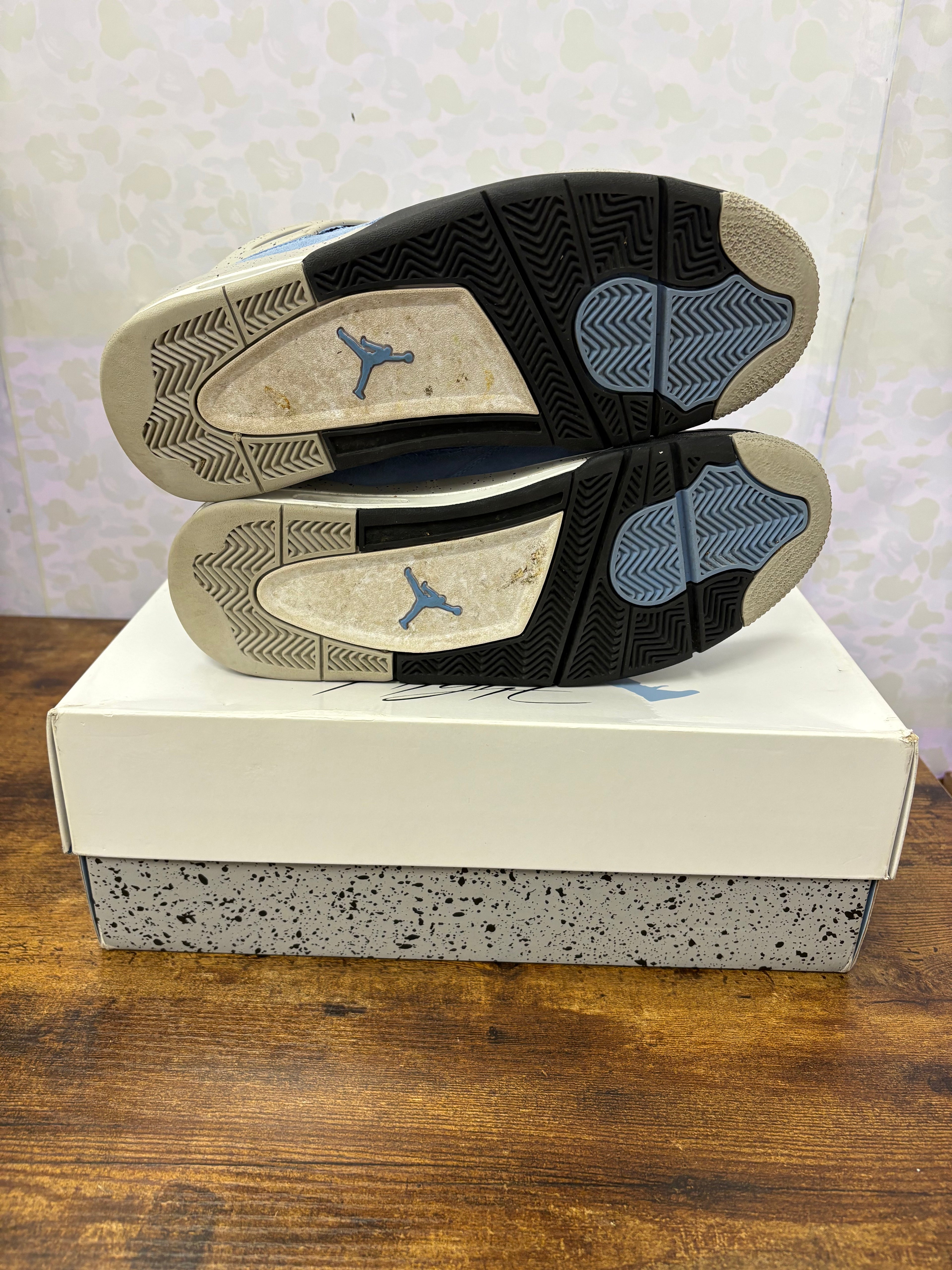 Jordan 4 “University Blue” Size 10.5 Preowned