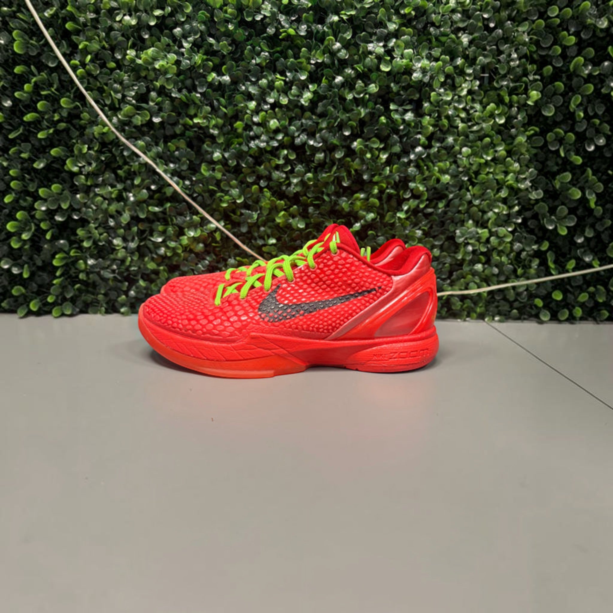 Kobe 6 Protro "Reverse Grinch" Size 8 preowned (No Box)