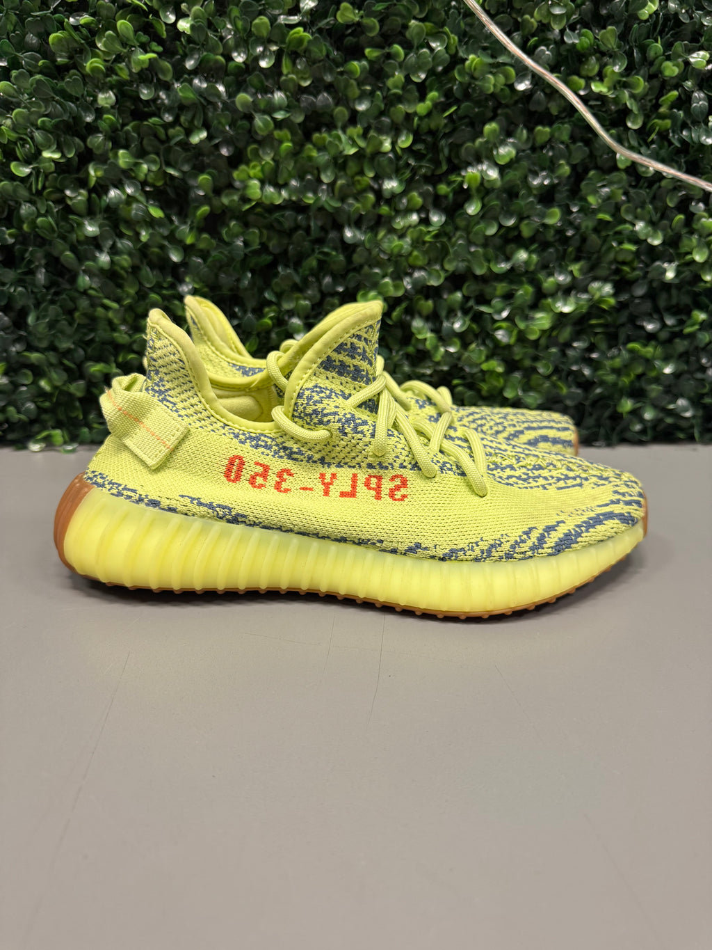 Yeezy 350 V2 "Semi Frozen" Size 6 Preowned