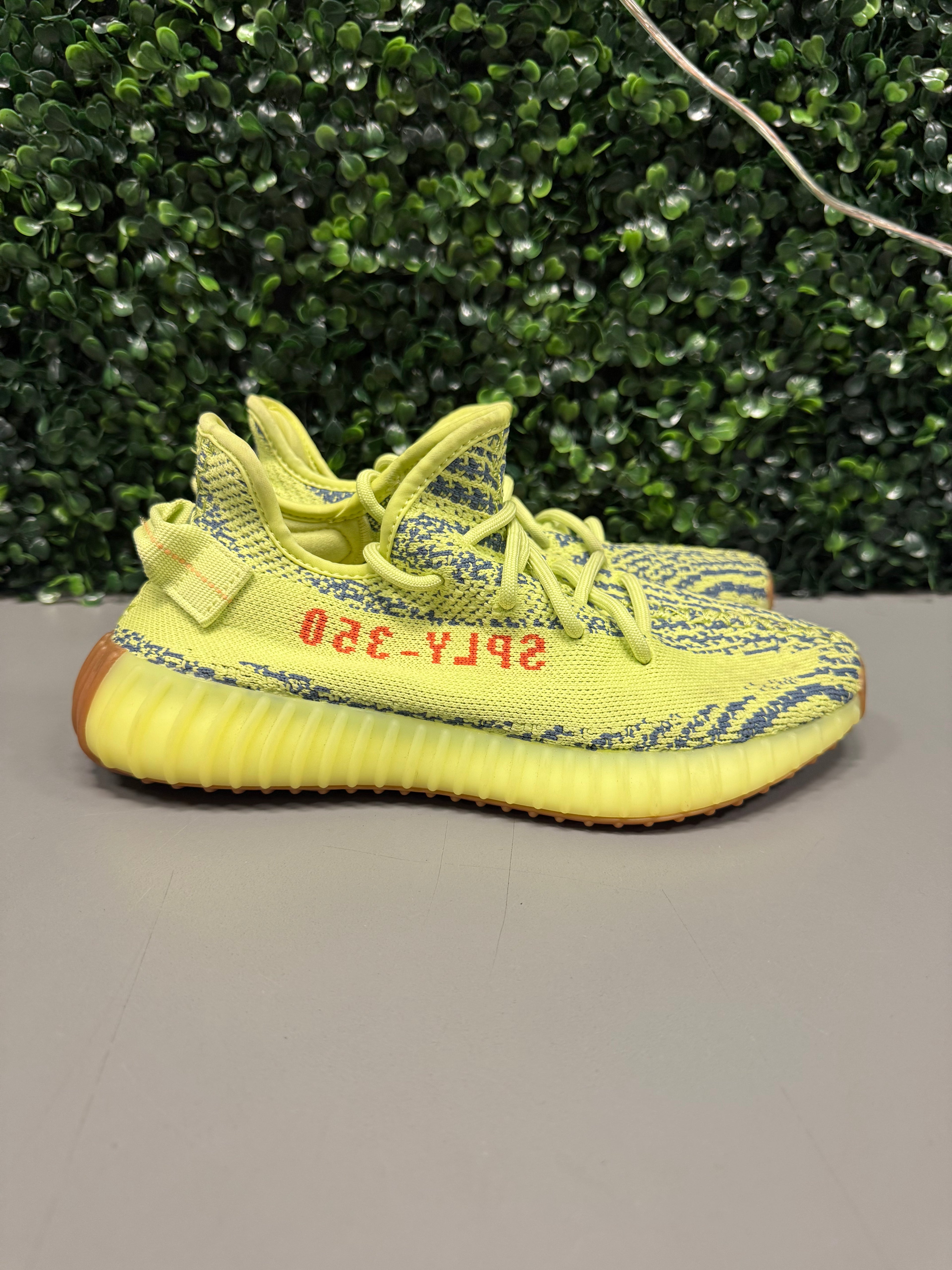 Yeezy 350 V2 "Semi Frozen" Size 6 Preowned