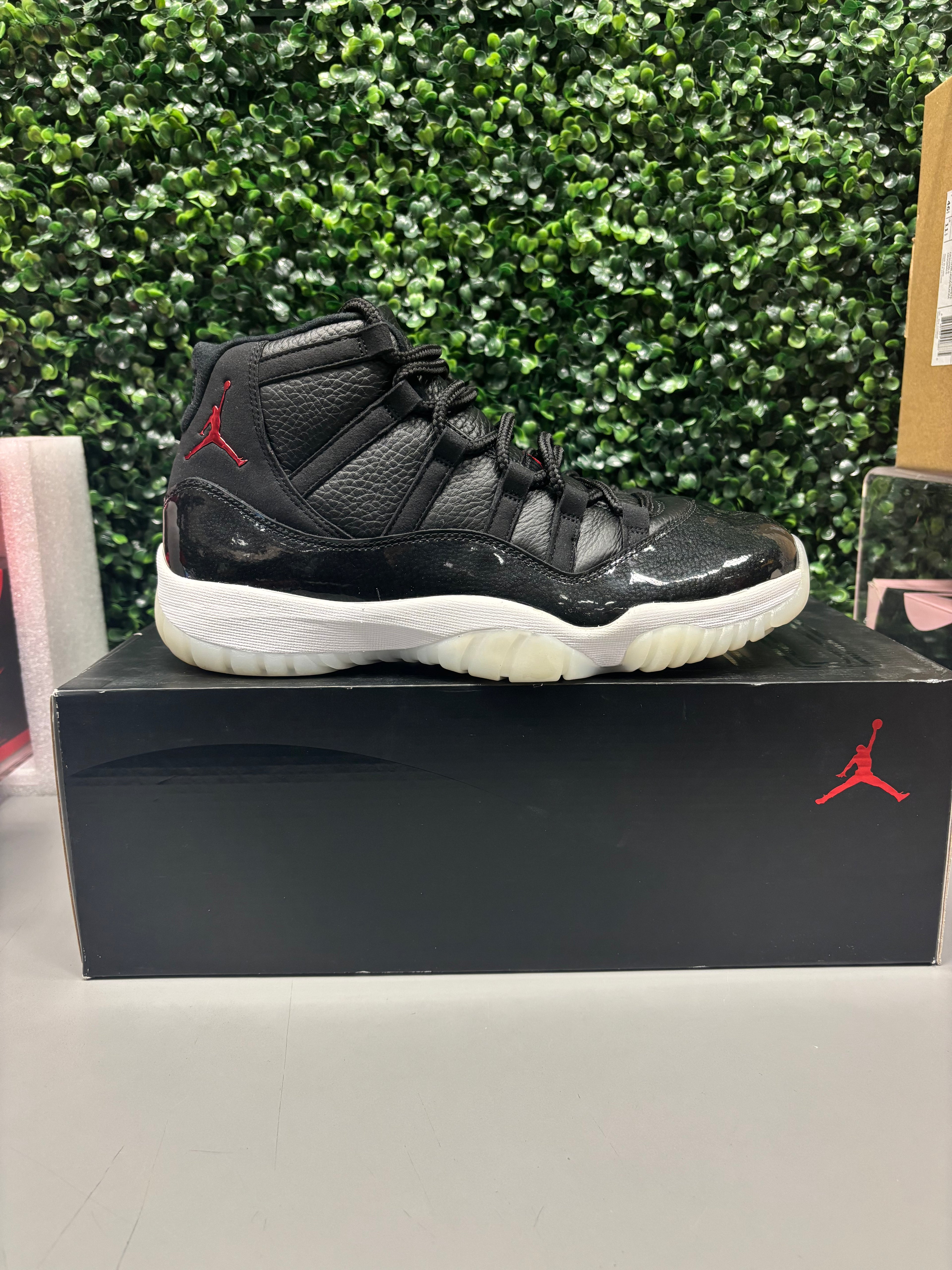 Jordan 11 "72-10" Size 10 Preowned