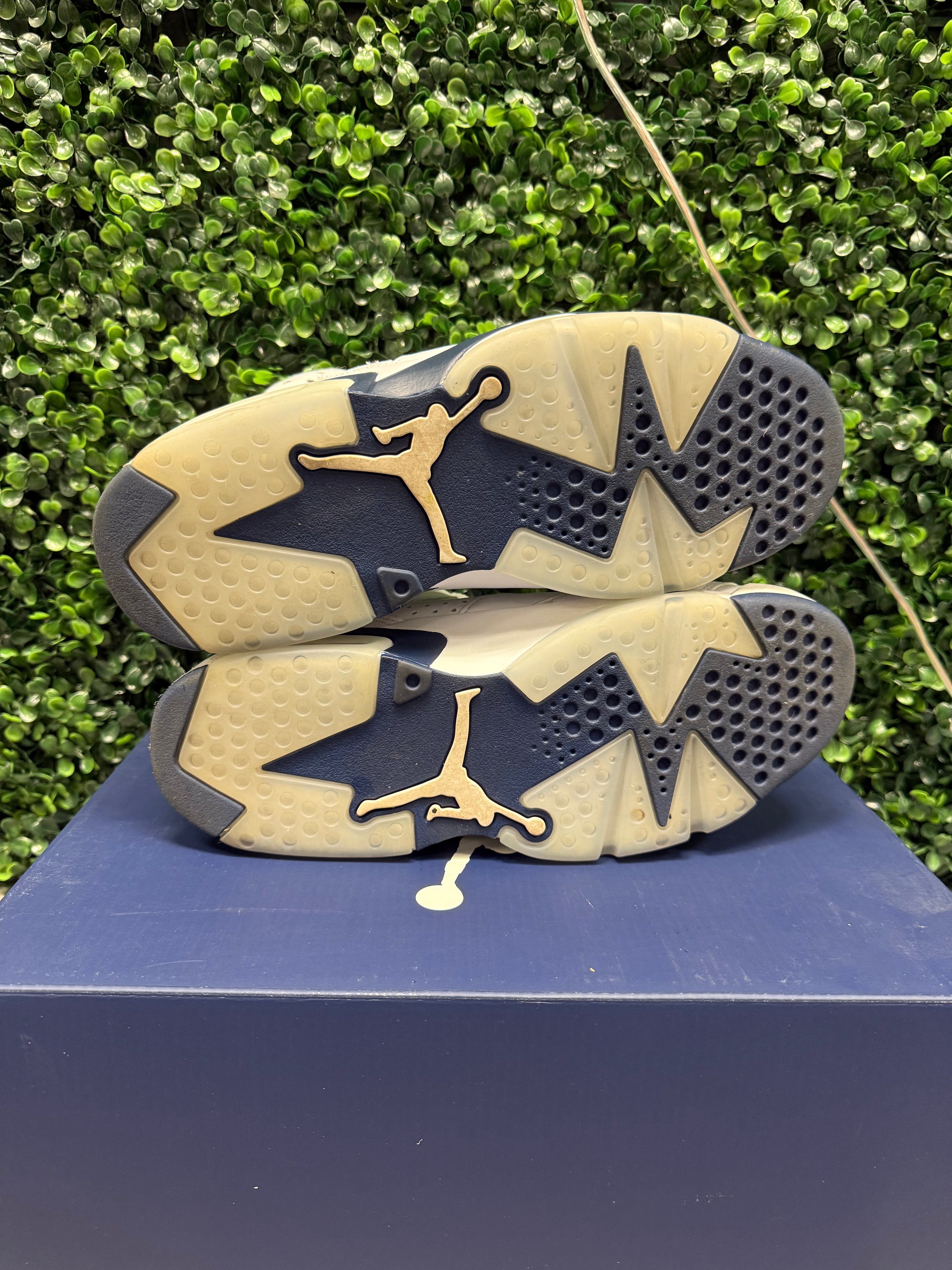 Jordan 6 "Midnight Navy" Size 8.5 Preowned