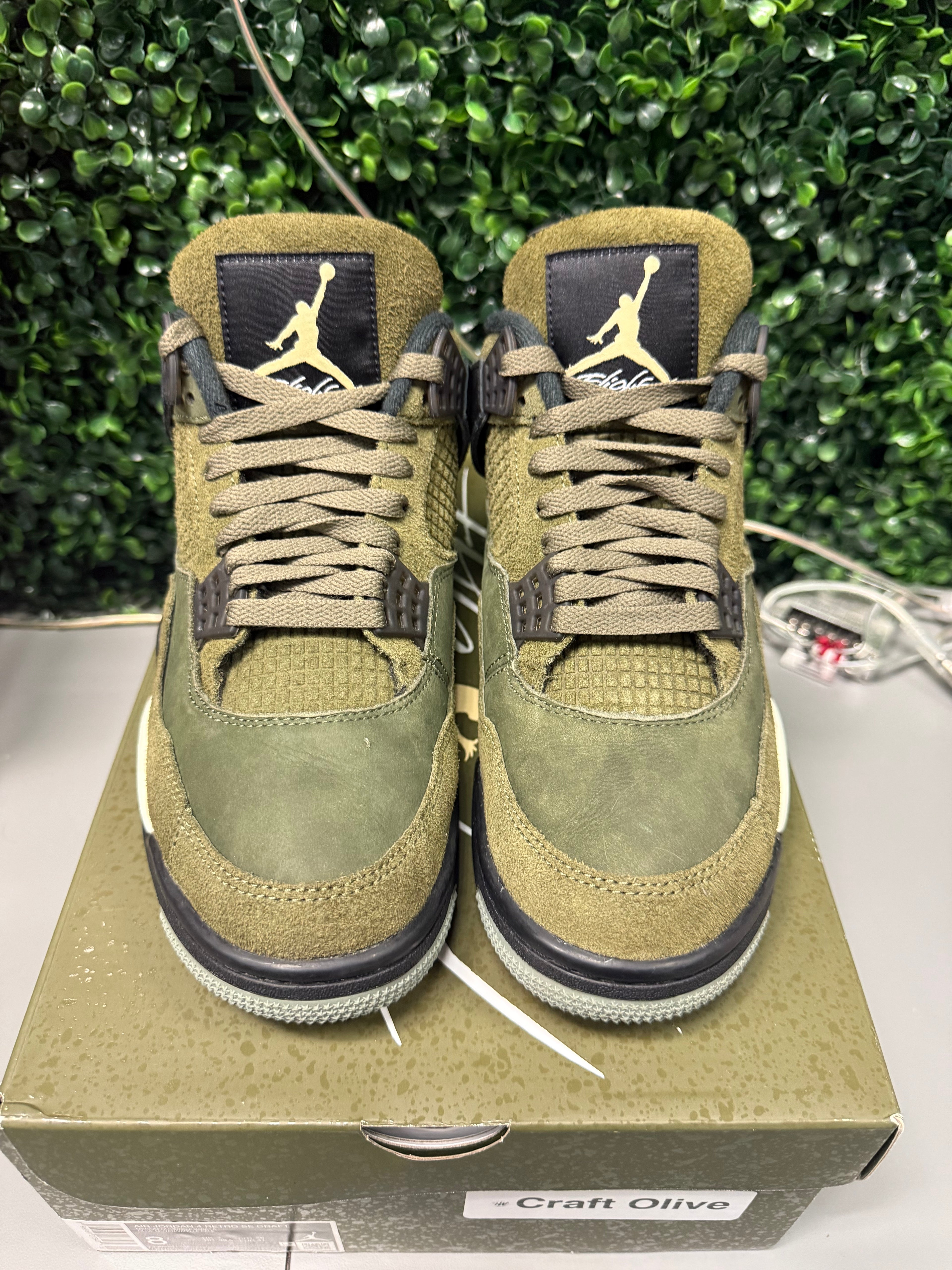 Jordan 4 "Craft Olive" Size 8 Preowned