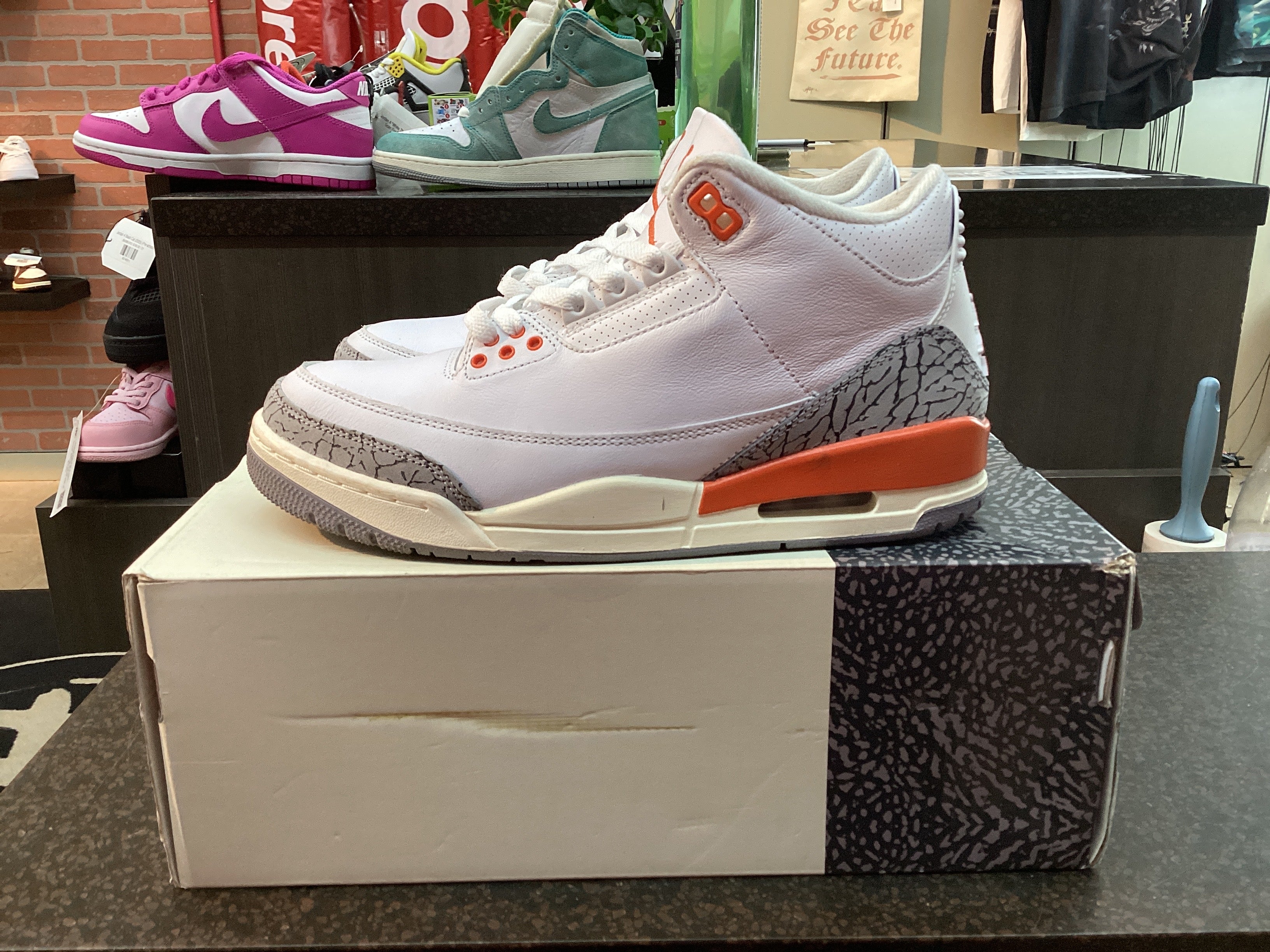 Jordan 3 “Georgia Peach” Preowned Size 9.5W/8M