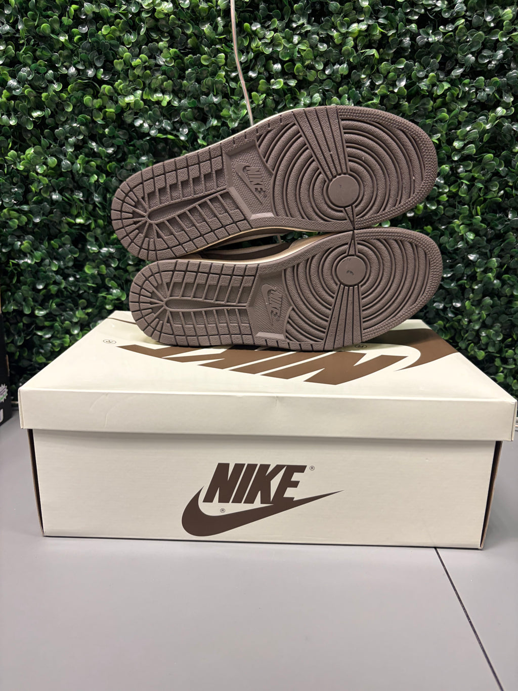 Jordan 1 Retro Low OG SP Travis Scott "Reverse Mocha" Size 11.5 Preowned