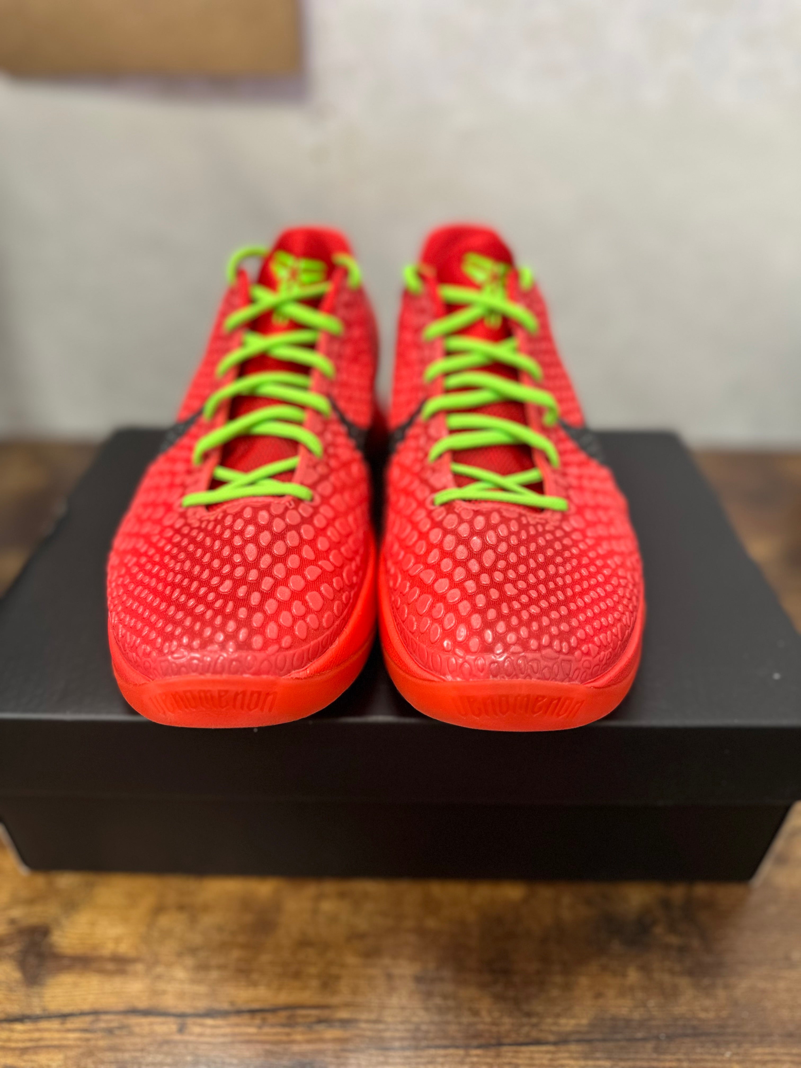 Nike Kobe 6 Protro “Reverse Grinch” Size 9.5 Preowned