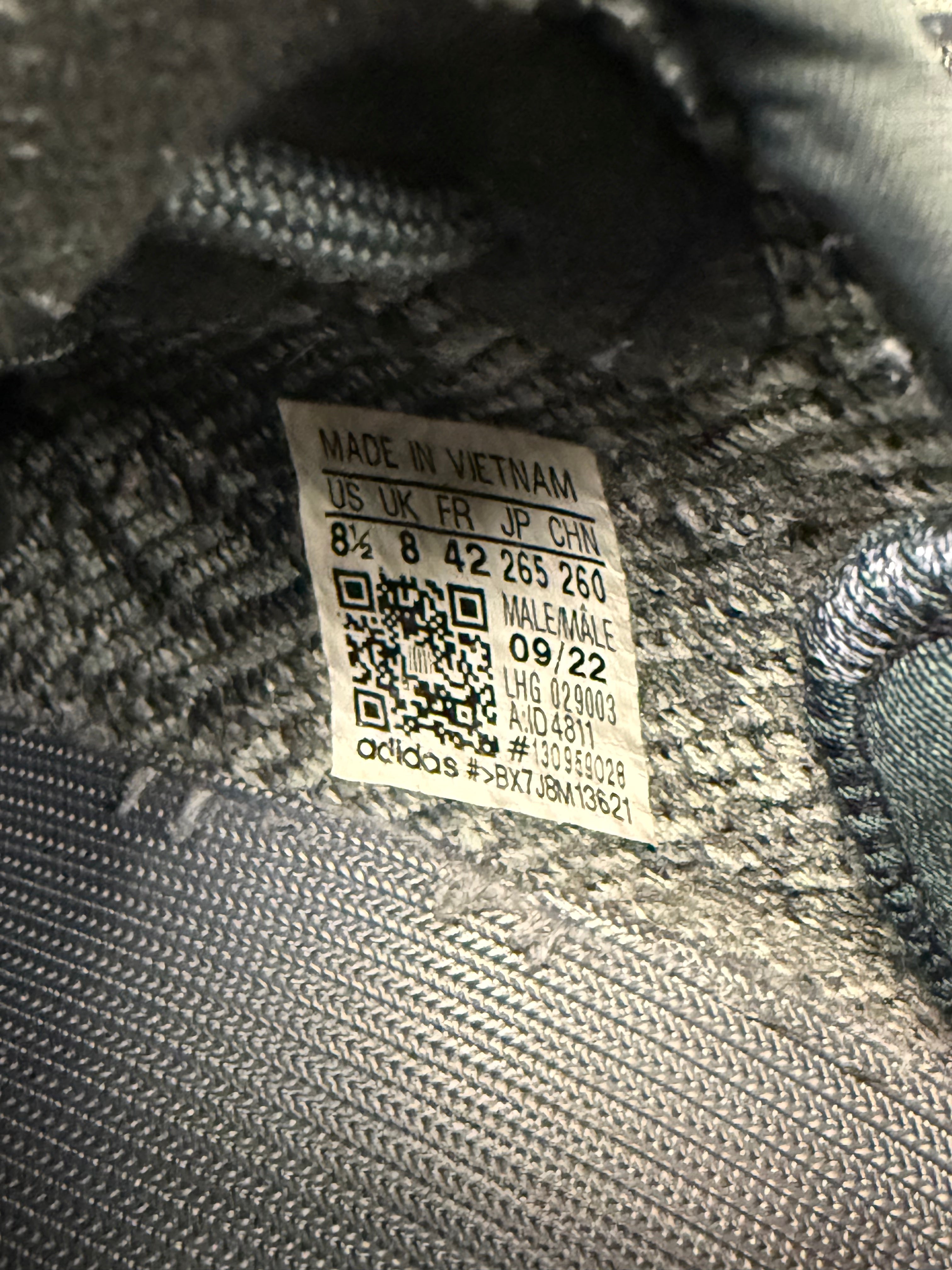 Adidas Yeezy Boost 350 V2 "MX Dark Salt" Size 8.5 Preowned