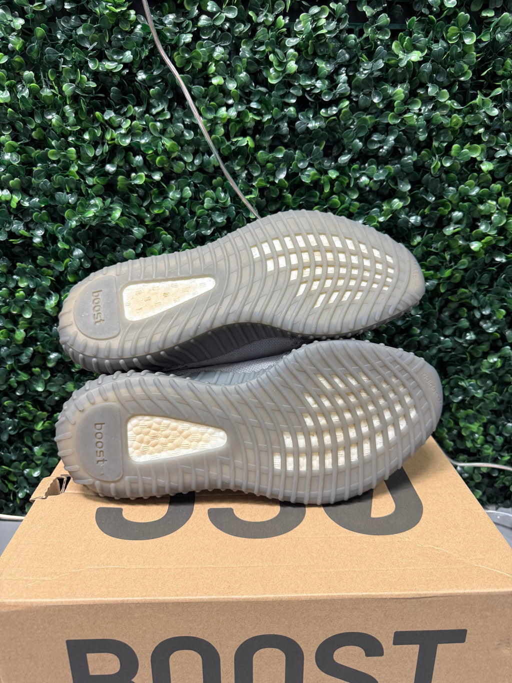 Yeezy 350 V2 "Steel Grey" Size 10.5 Preowned