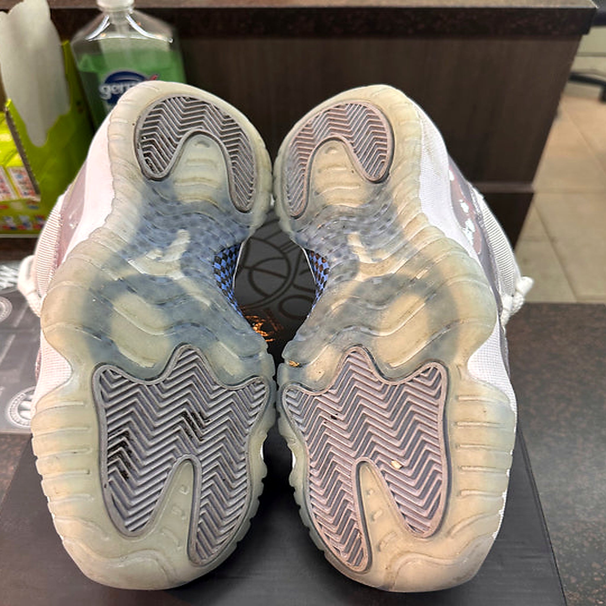 Air Jordan 11 Low "Cement Grey" Preowned No Box