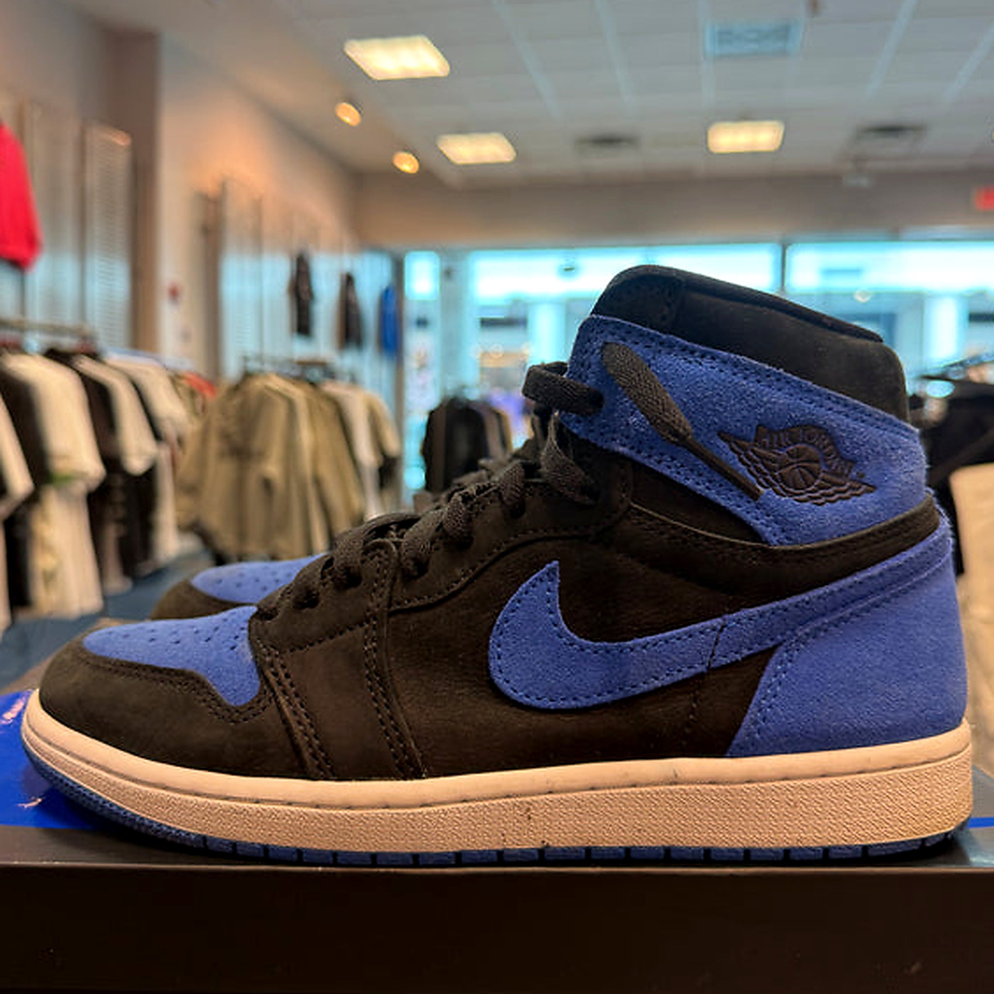 Jordan 1 Retro High OG "Royal Reimagined" Size 8.5 Preowned