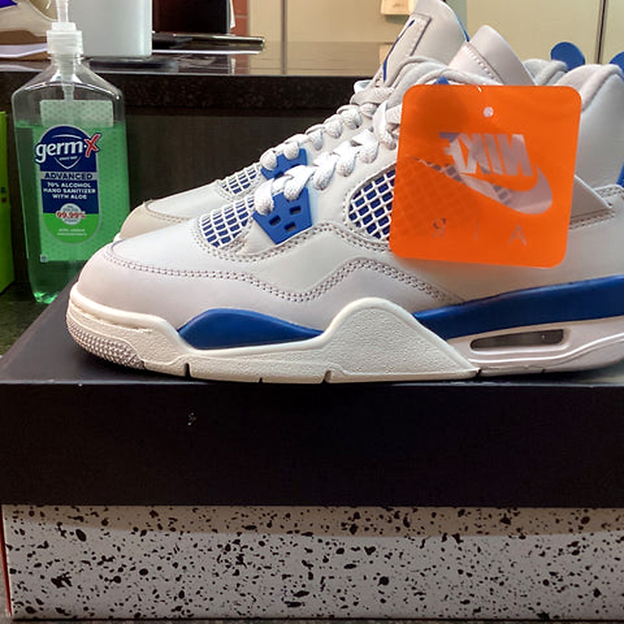 Jordan 4 “Military Blue” Brand New with Defects Size 5Y