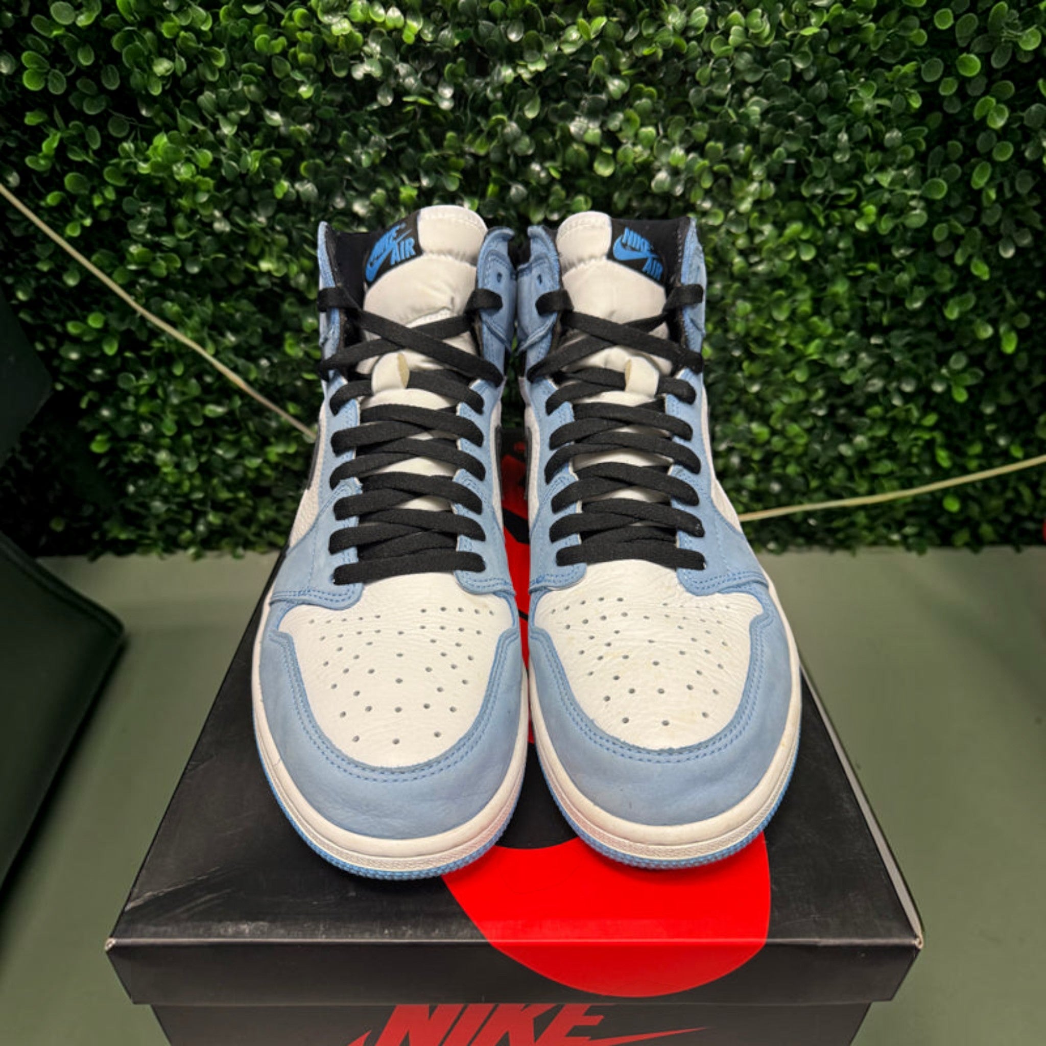 Jordan 1 High “University Blue" Size 13 Preowned