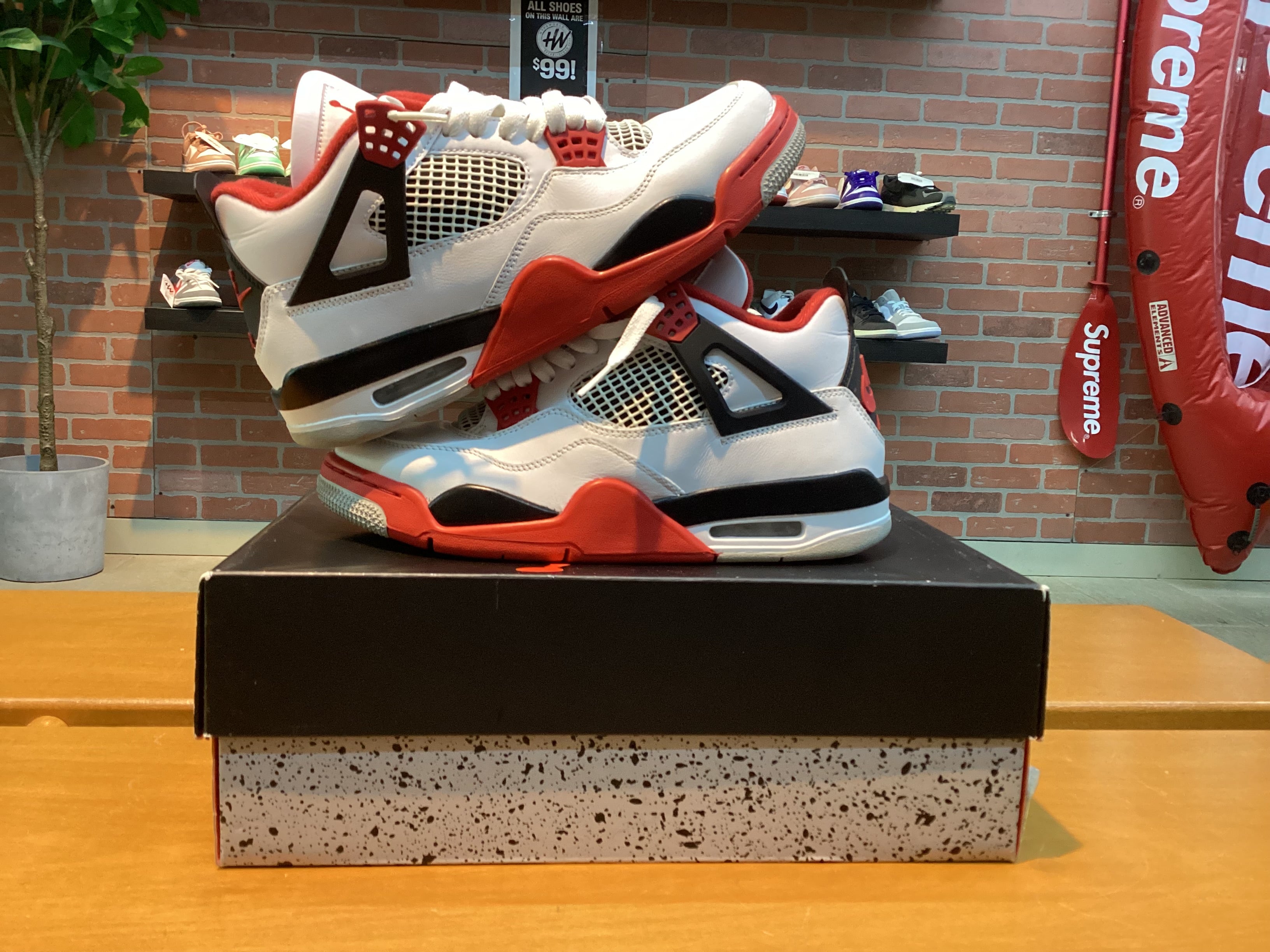 Jordan 4 Fire Red Size 8 Preowned