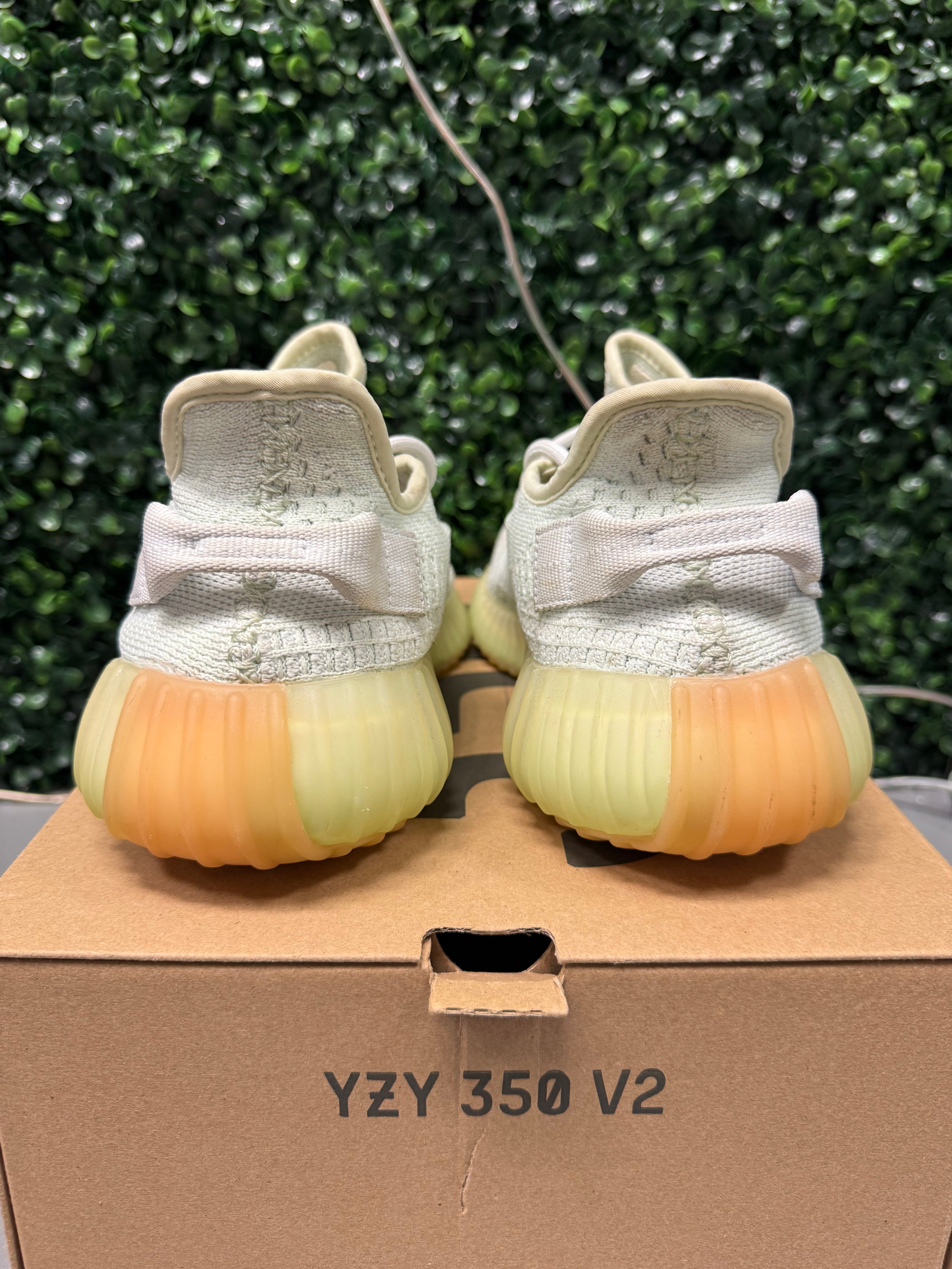Yeezy 350 V2 "Hyperspace" Size 9.5 Preowned