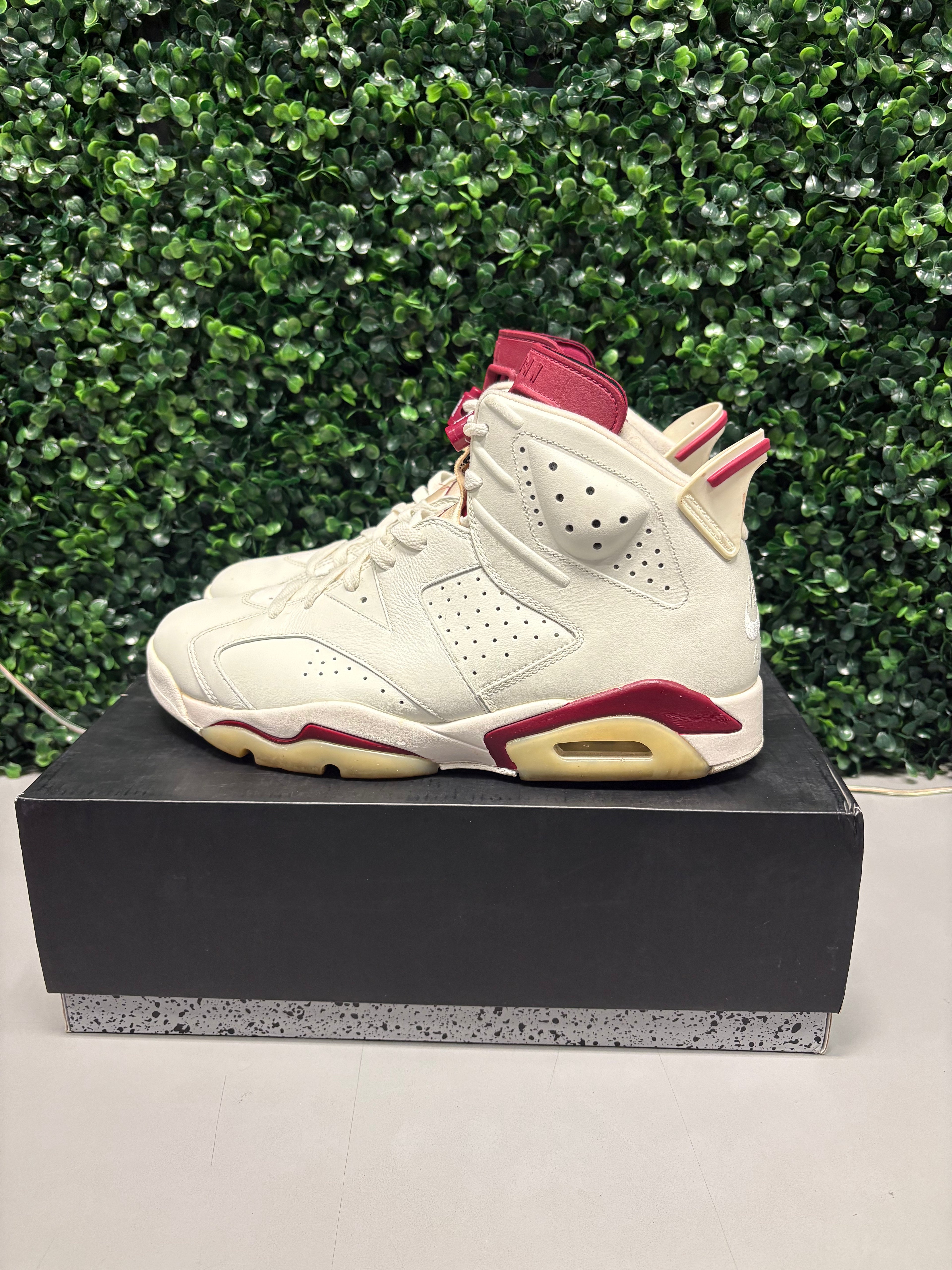 Jordan 6 "Maroon" Size 10.5 Preowned