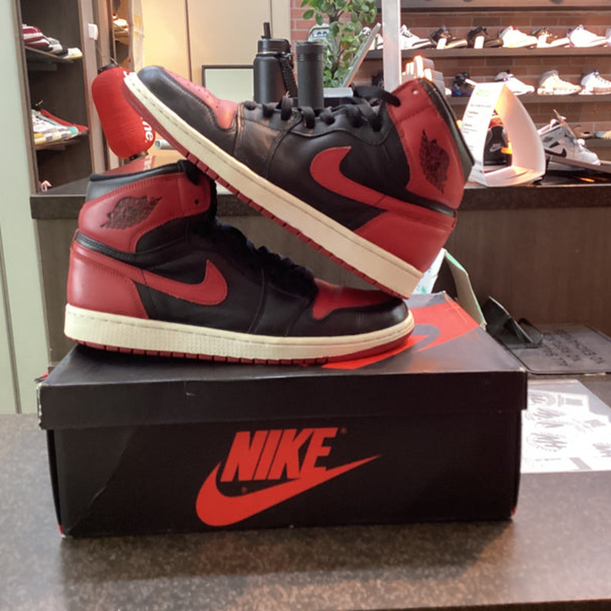 Jordan 1 High “Bred (2013)” Size 10 Preowned