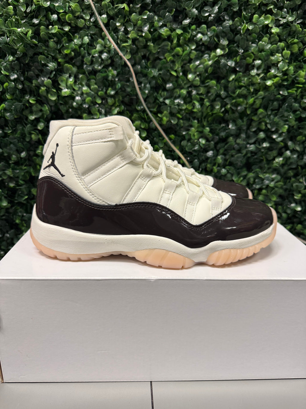 Jordan 11 High "Neapolitan" Size 8.5W / 7Y Preowned