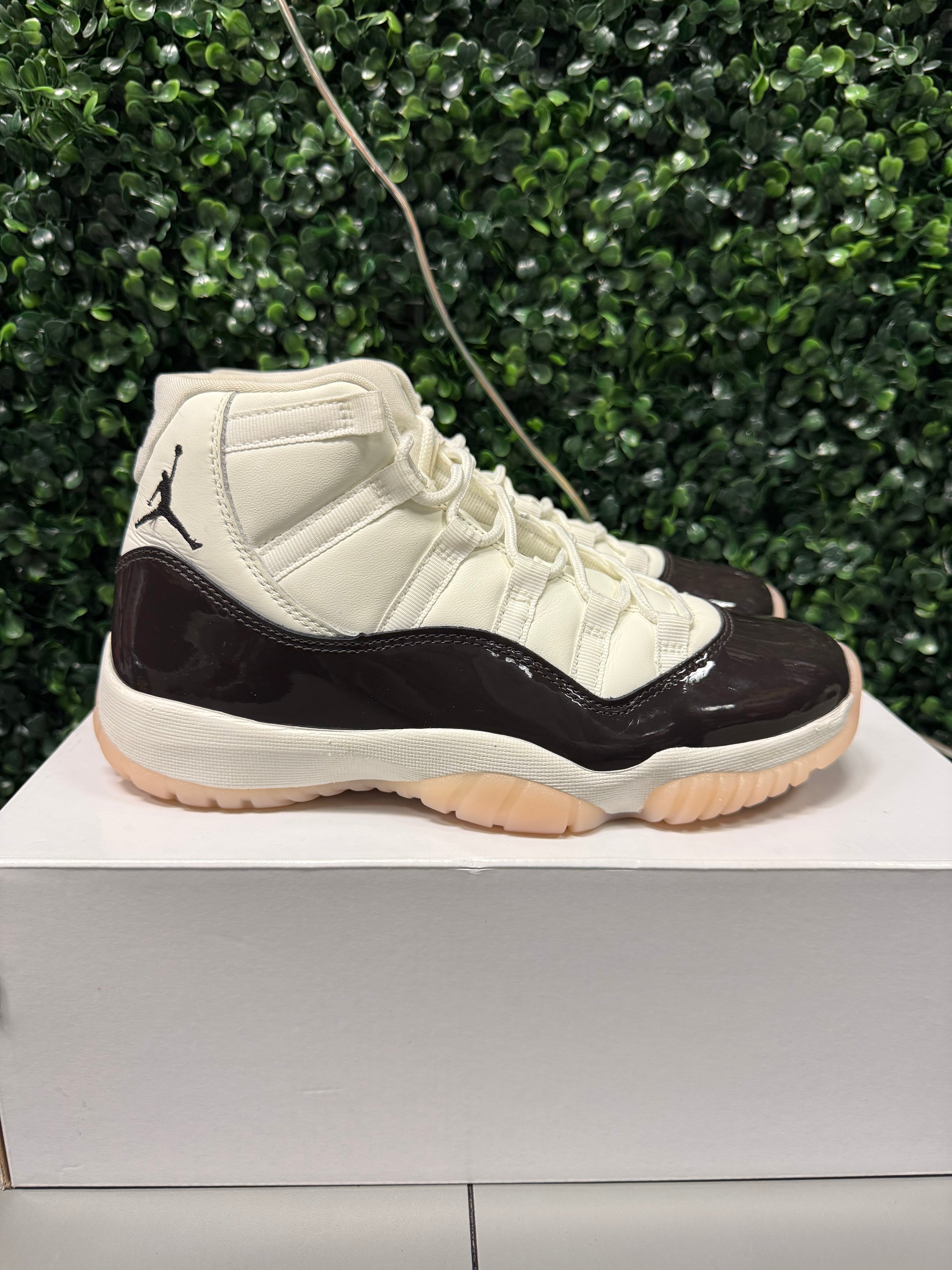 Jordan 11 High "Neapolitan" Size 8.5W / 7Y Preowned