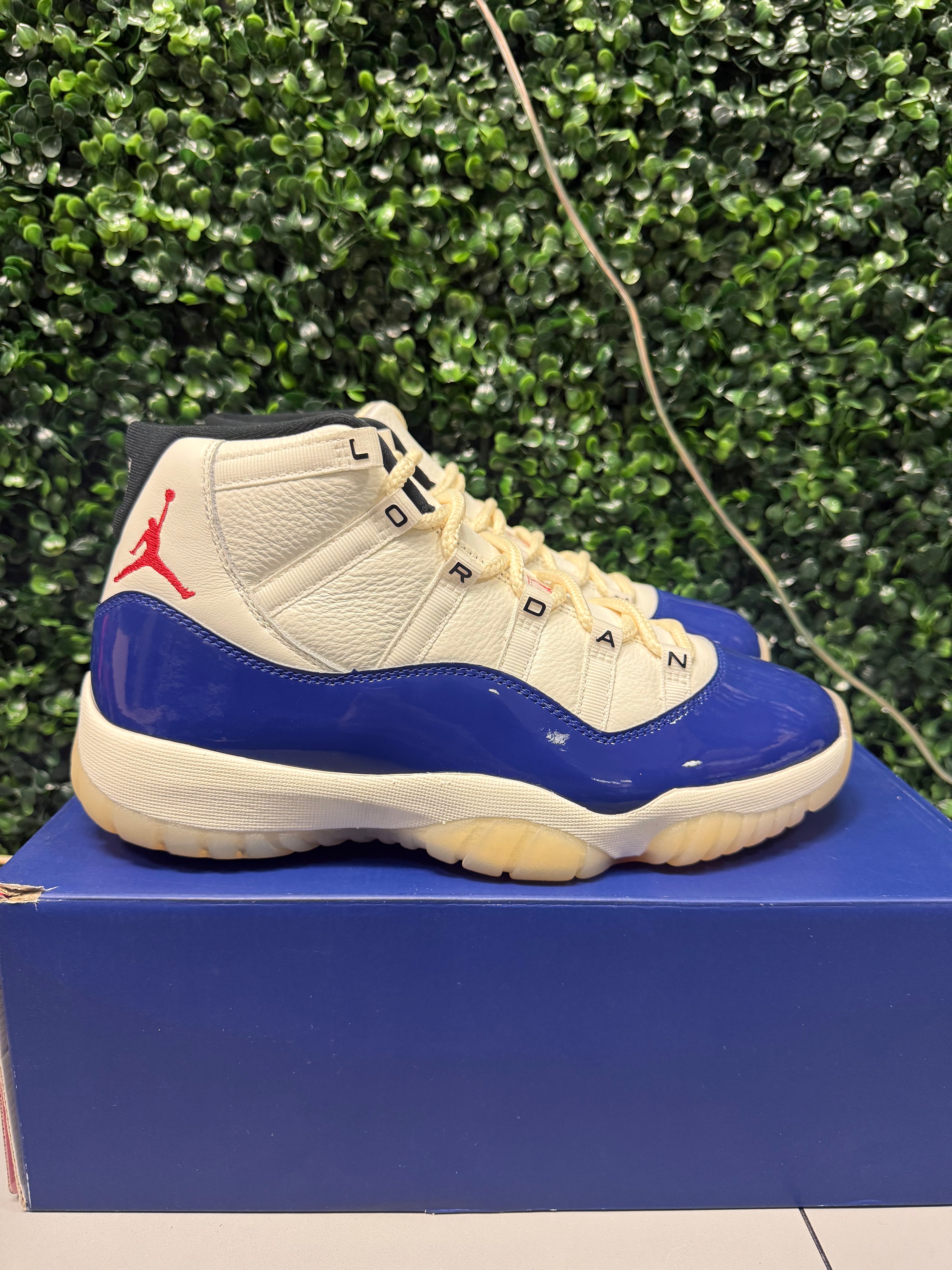 Jordan 11 Retro "Rare Air" Size 9 Preowned