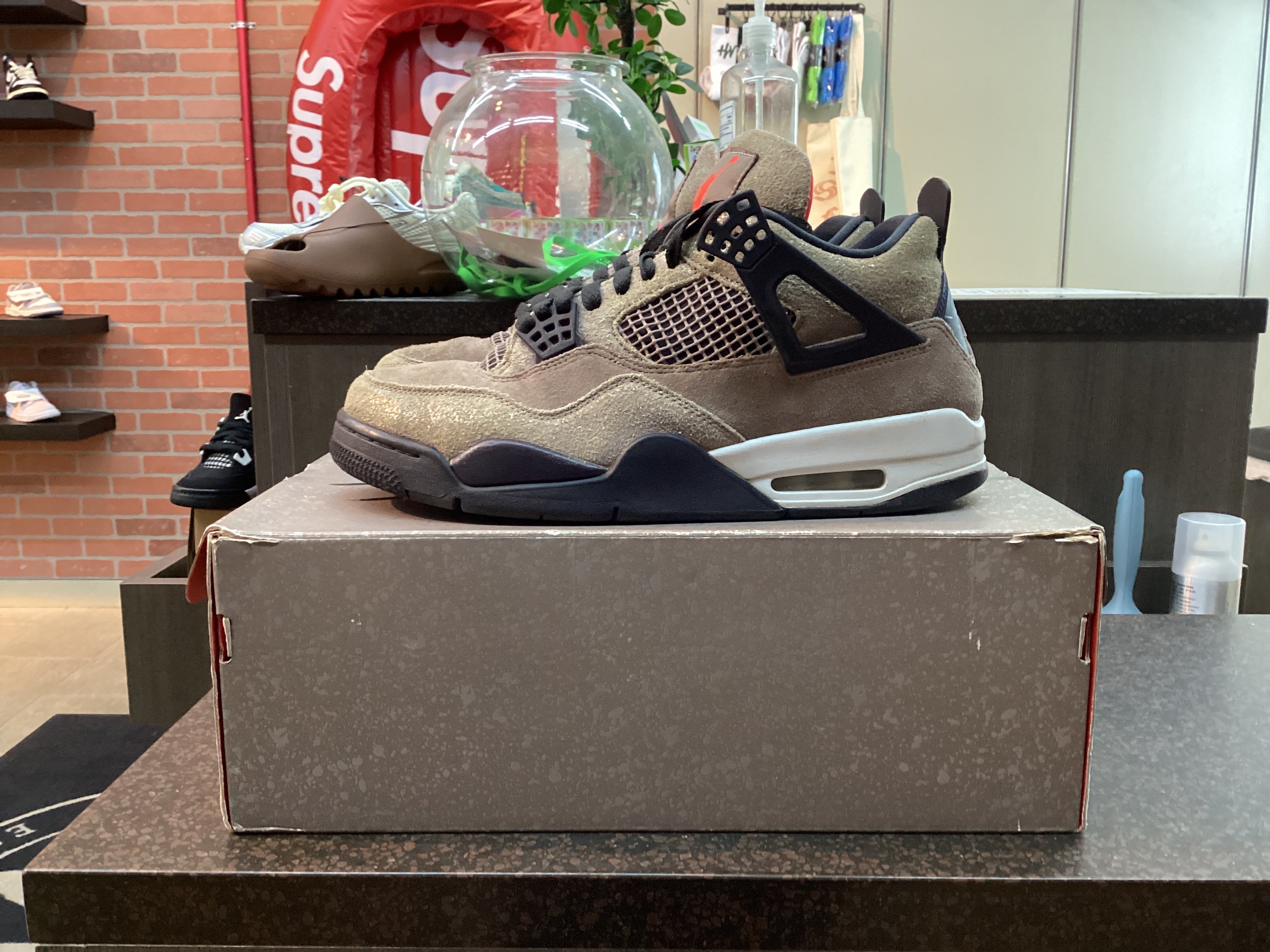 Jordan 4 “Taupe Haze” Preowned Size 10