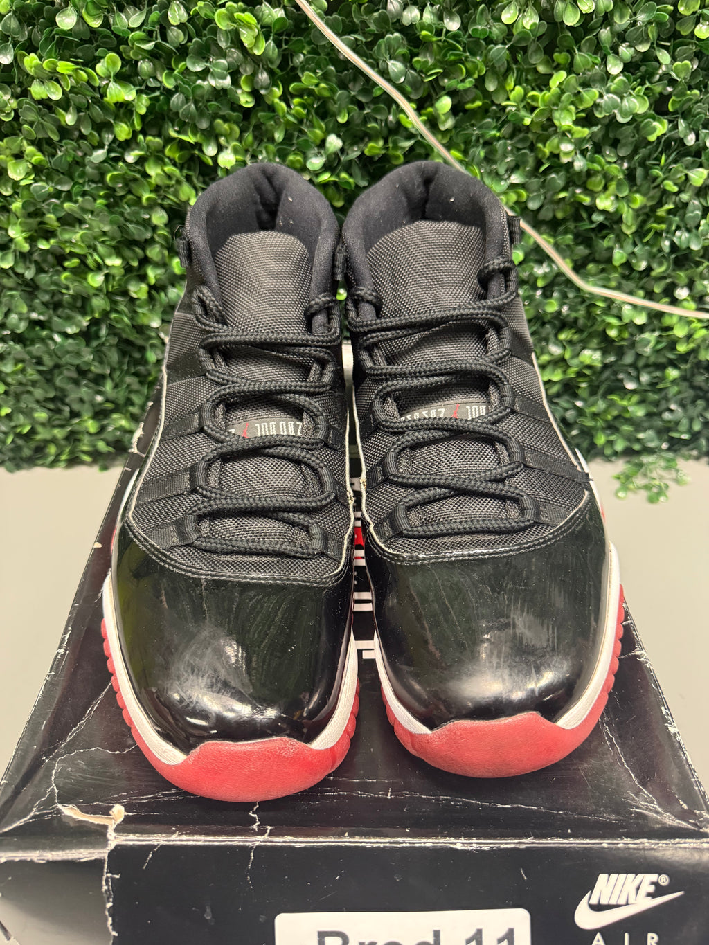 Jordan 11 "Bred" Size 13 Preowned