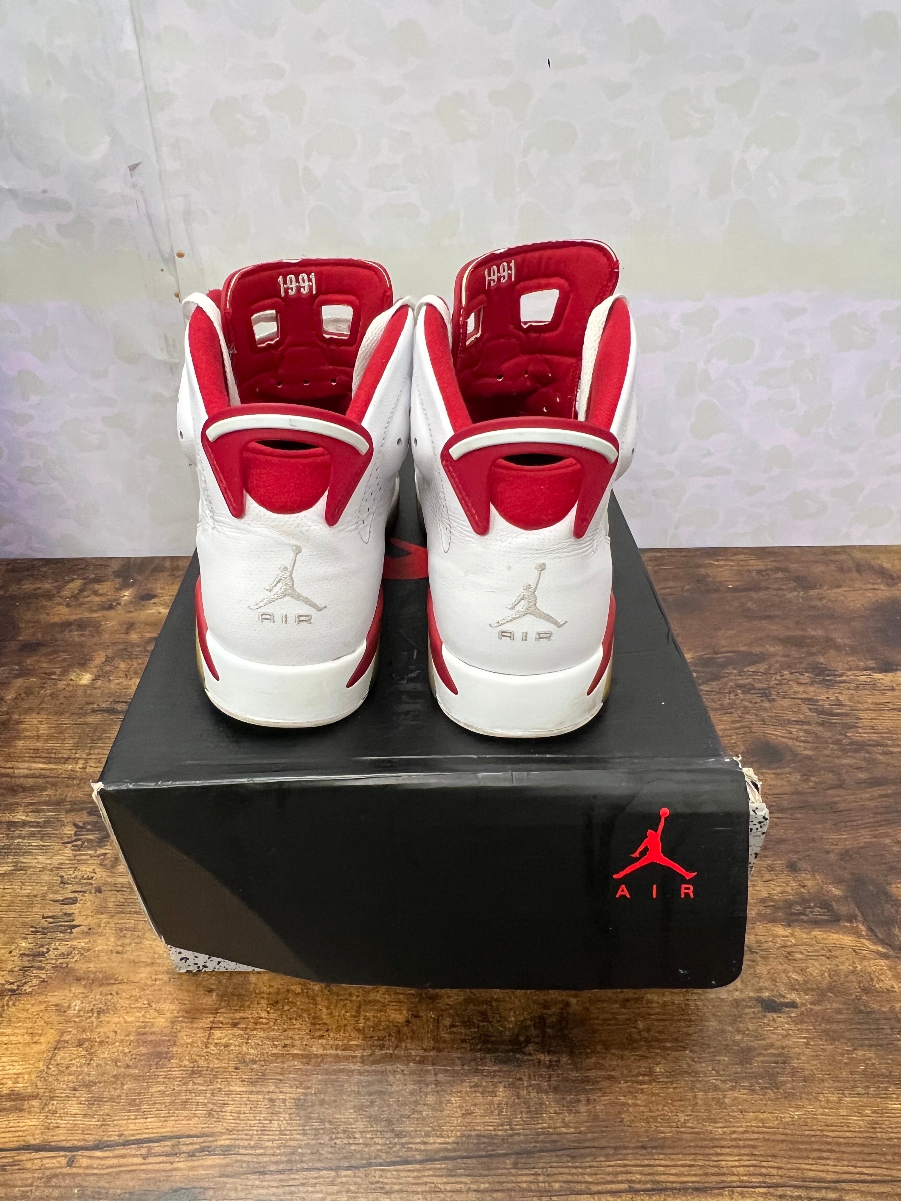 Jordan 6 “Alternate Hare” Size 11M Preowned