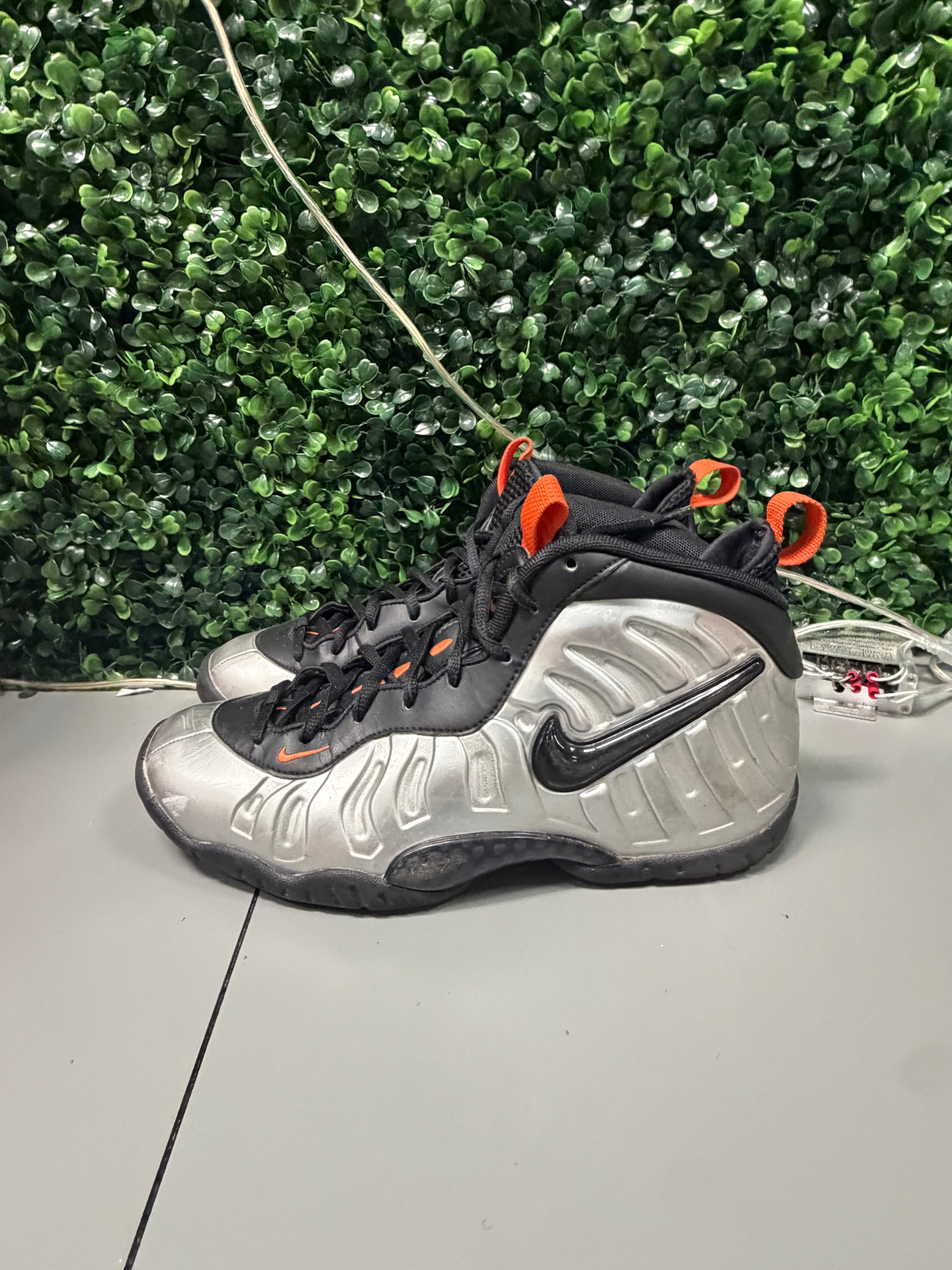 Nike Air Foamposite One "Halloween" Size 6.5Y Preowned